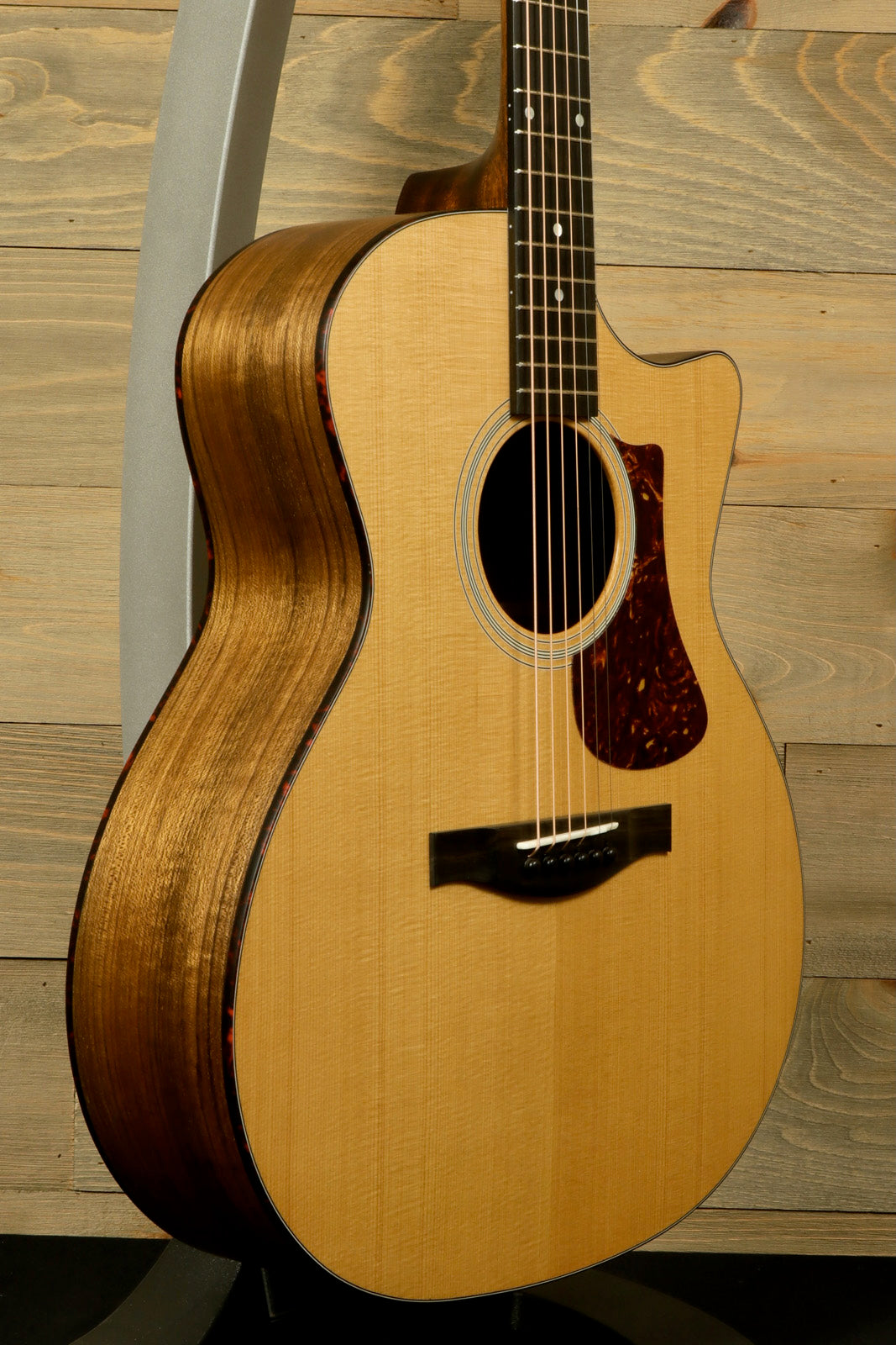 Eastman AC222CE Eastman