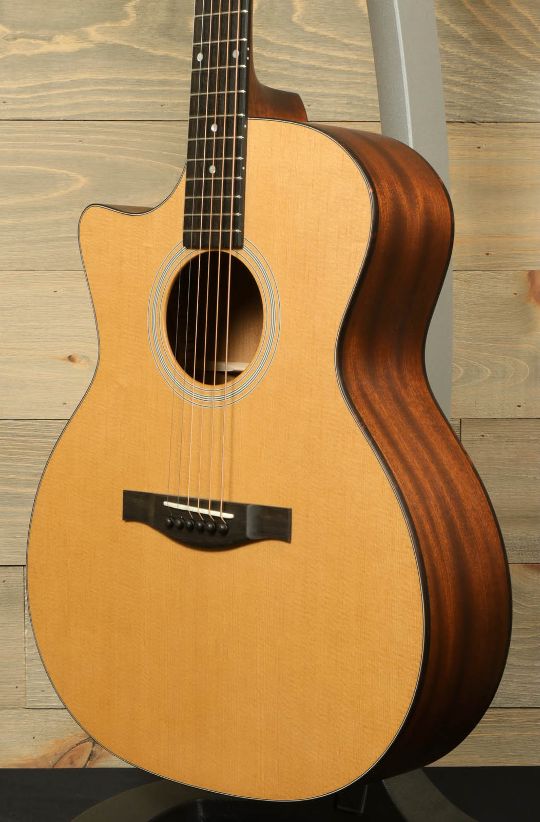 Eastman AC122L-1CE (DEMO) Eastman
