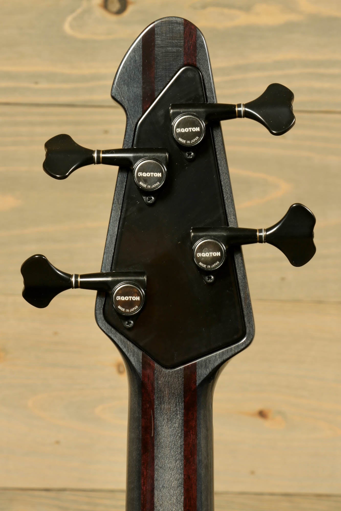 Peavey Cirrus 4 bass guitar headstock with tuning keys and sleek design for accurate tuning