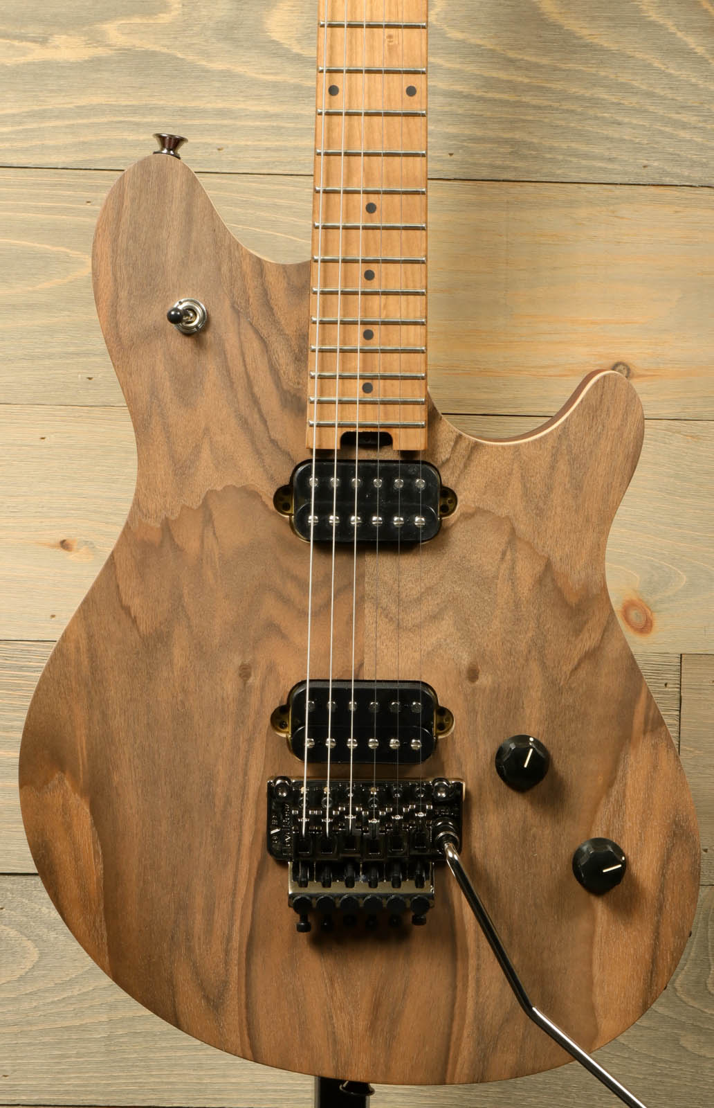 EVH Wolfgang Standard Exotic, Baked MFB, Black Walnut Natural EVH