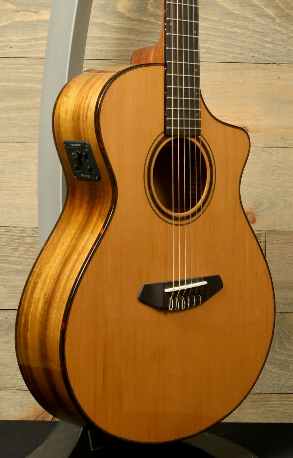 Breedlove Pursuit Exotic S Concert Nylon CE Red cedar-Myrtlewood