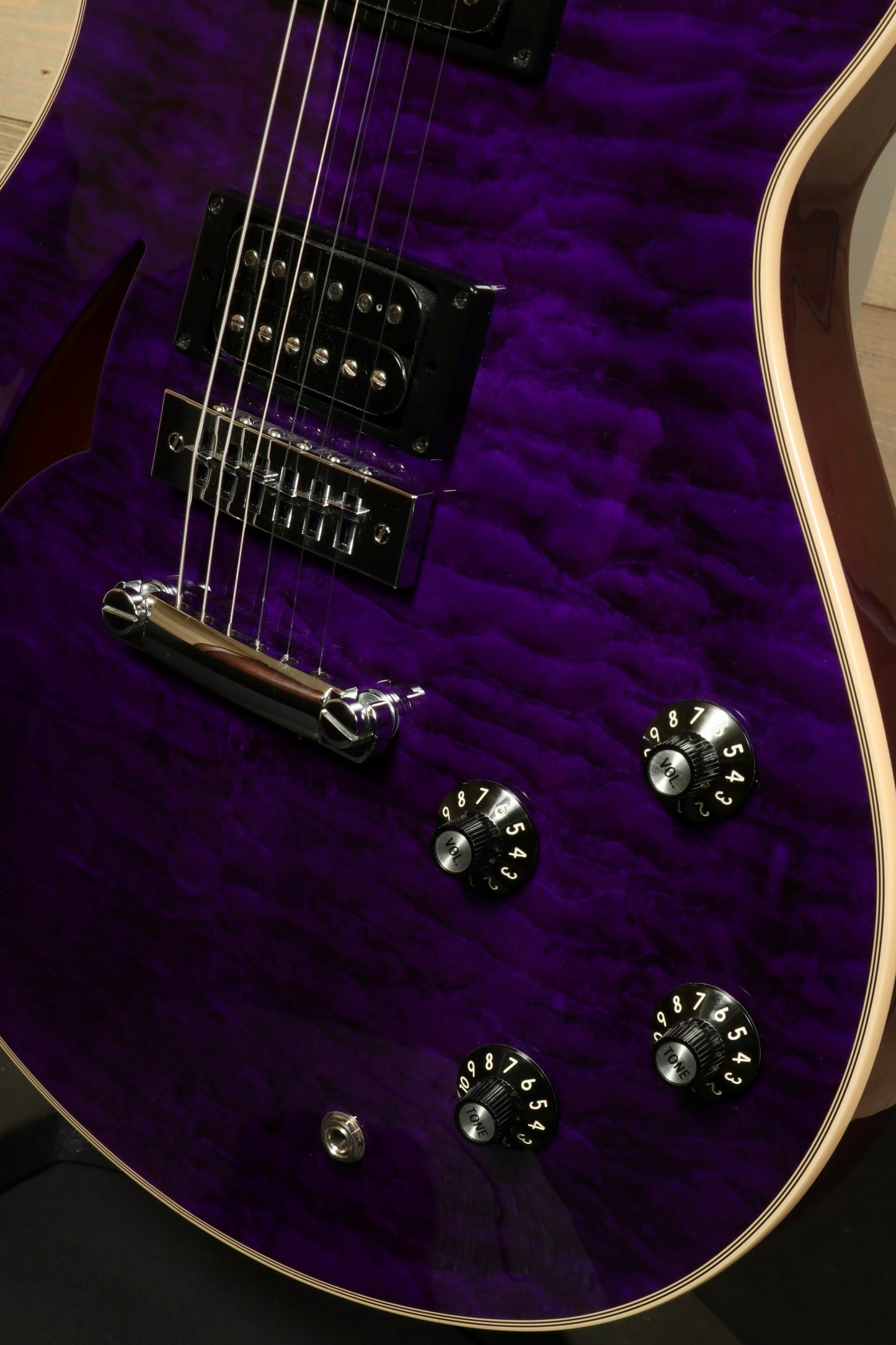 EVH SA126 Special QM, Trans Purple w/ Case