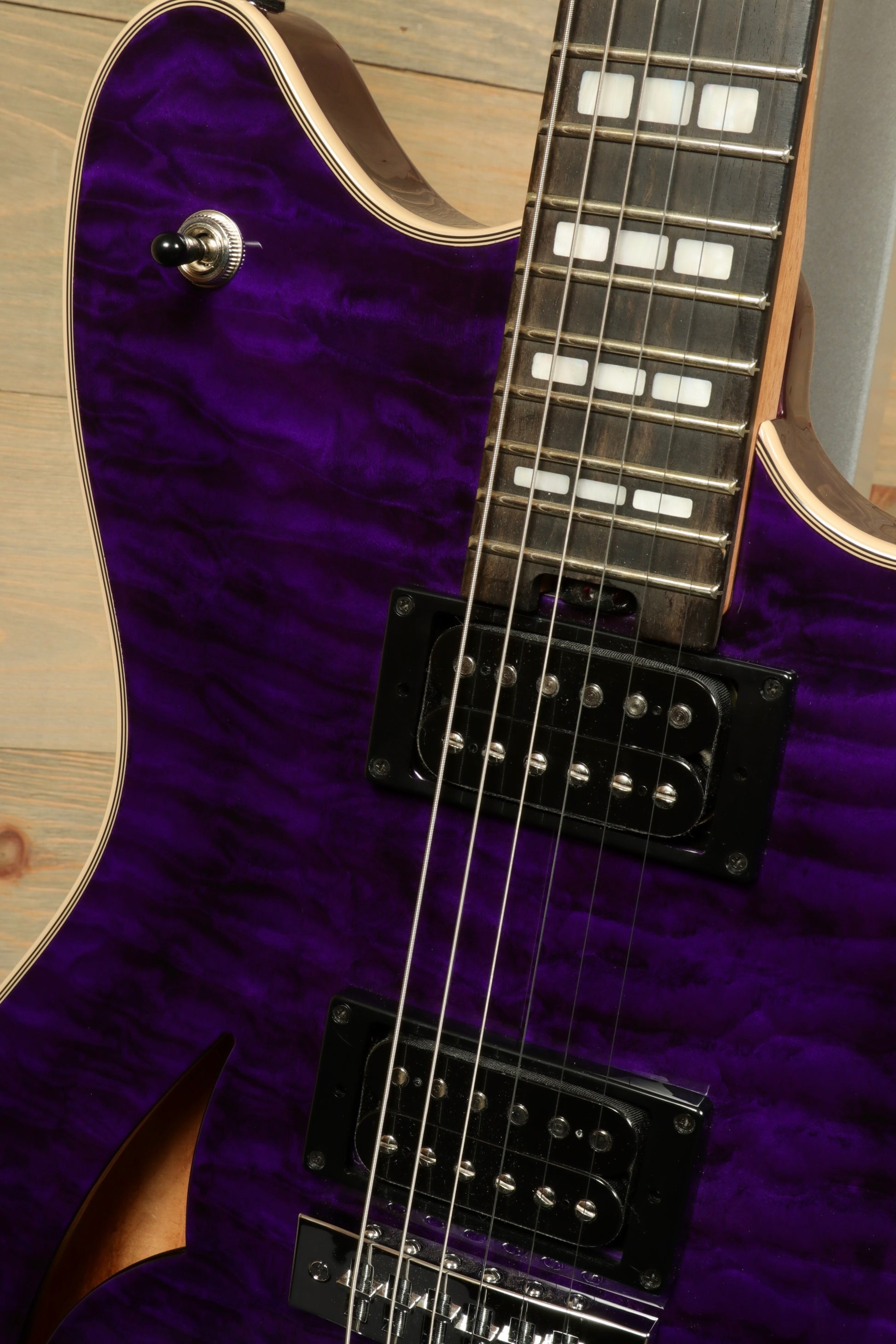 EVH SA126 Special QM, Trans Purple w/ Case