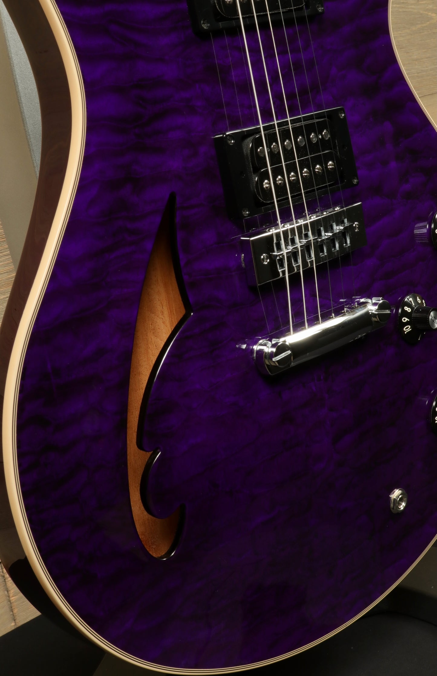 EVH SA126 Special QM, Trans Purple w/ Case