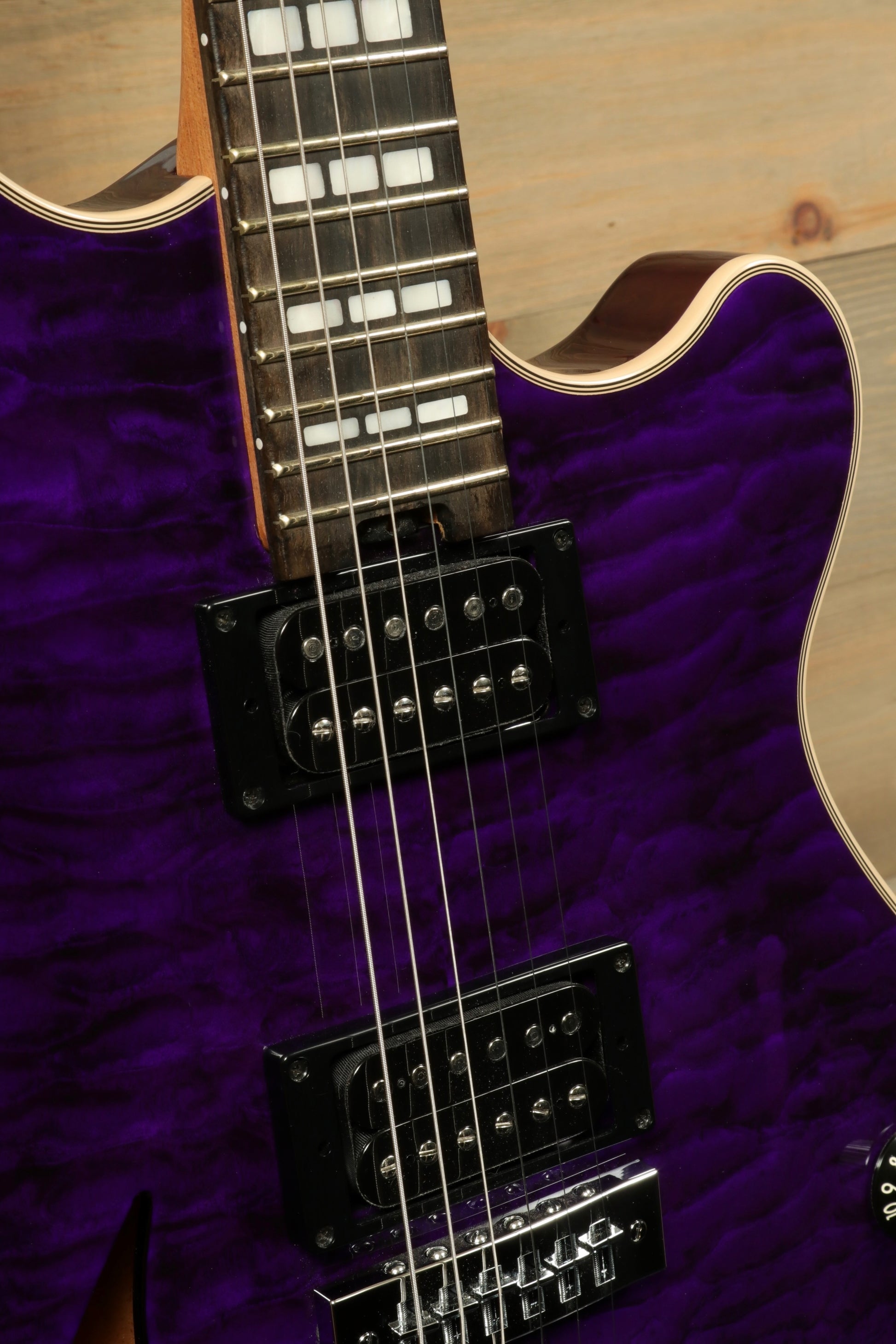 EVH SA126 Special QM, Trans Purple w/ Case