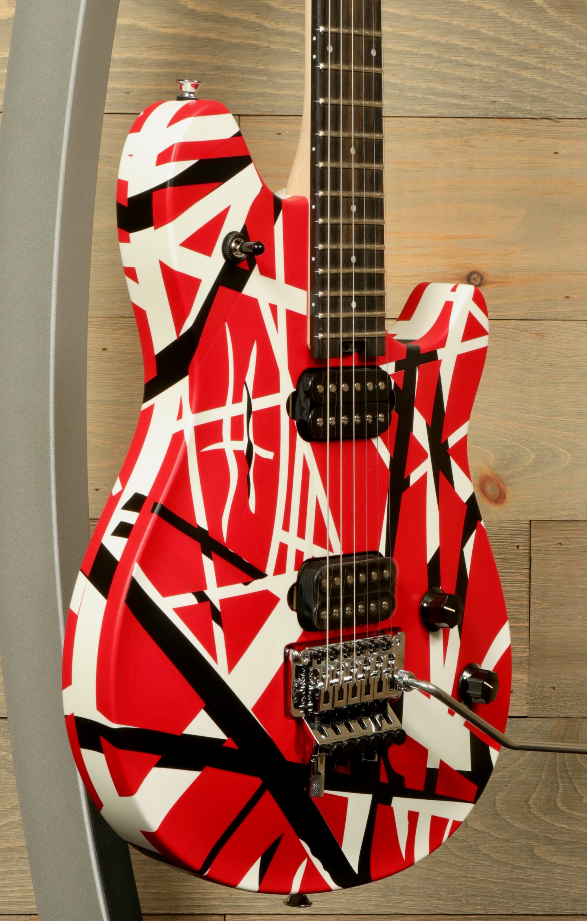 EVH Wolfgang Special, Red/Black/White Satin