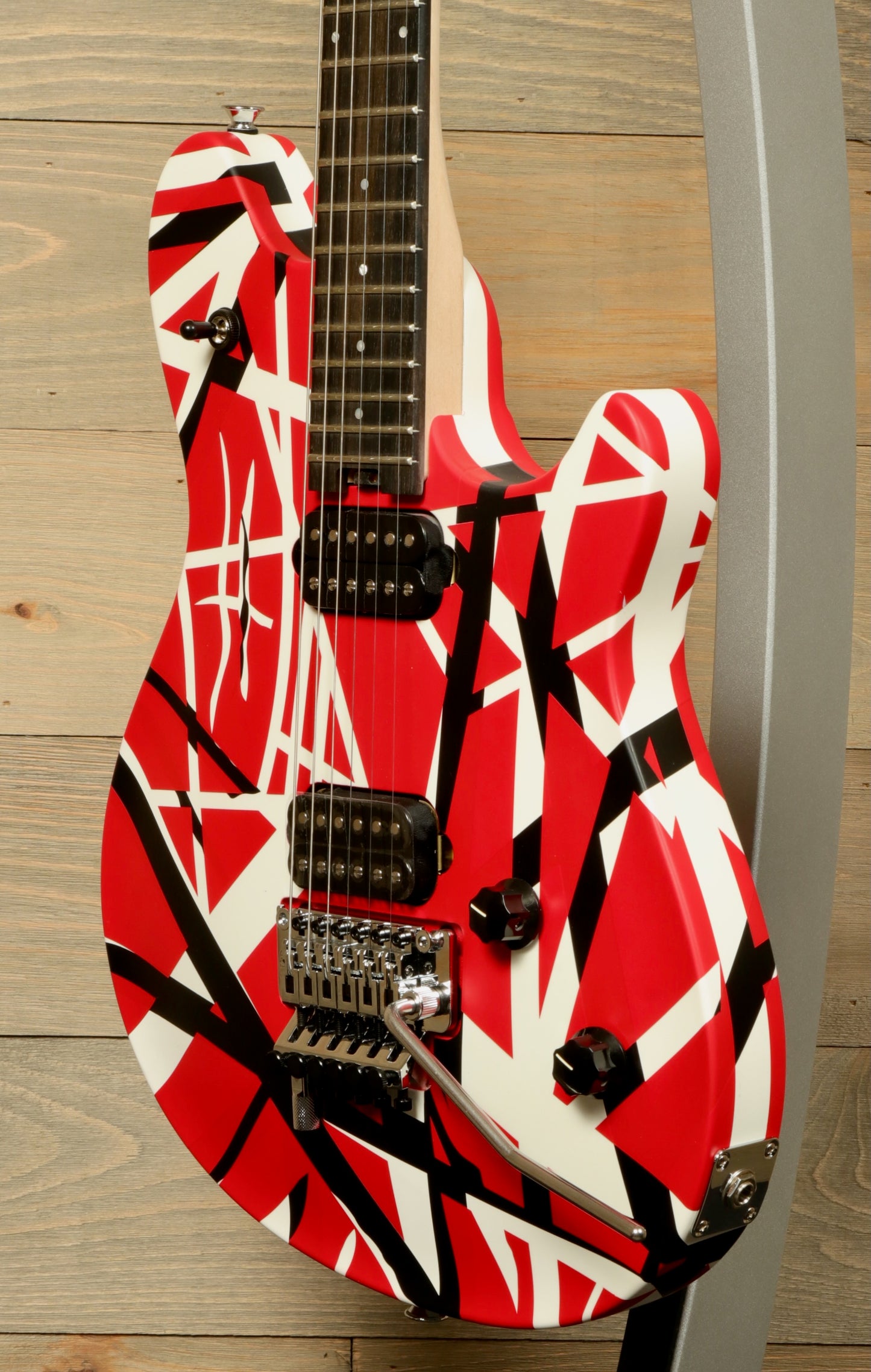 EVH Wolfgang Special, Red/Black/White Satin