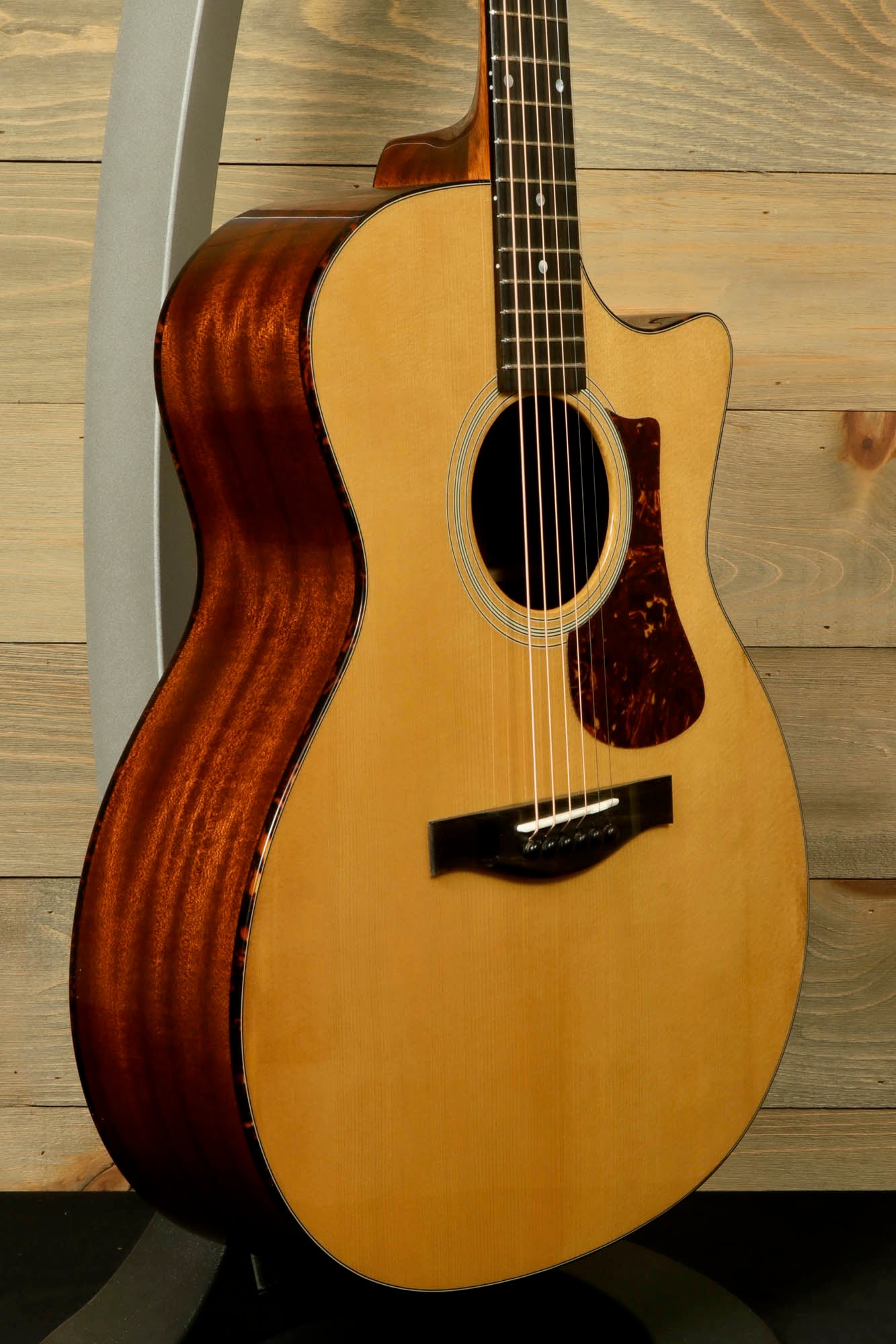 Eastman AC122-1CE-DLX