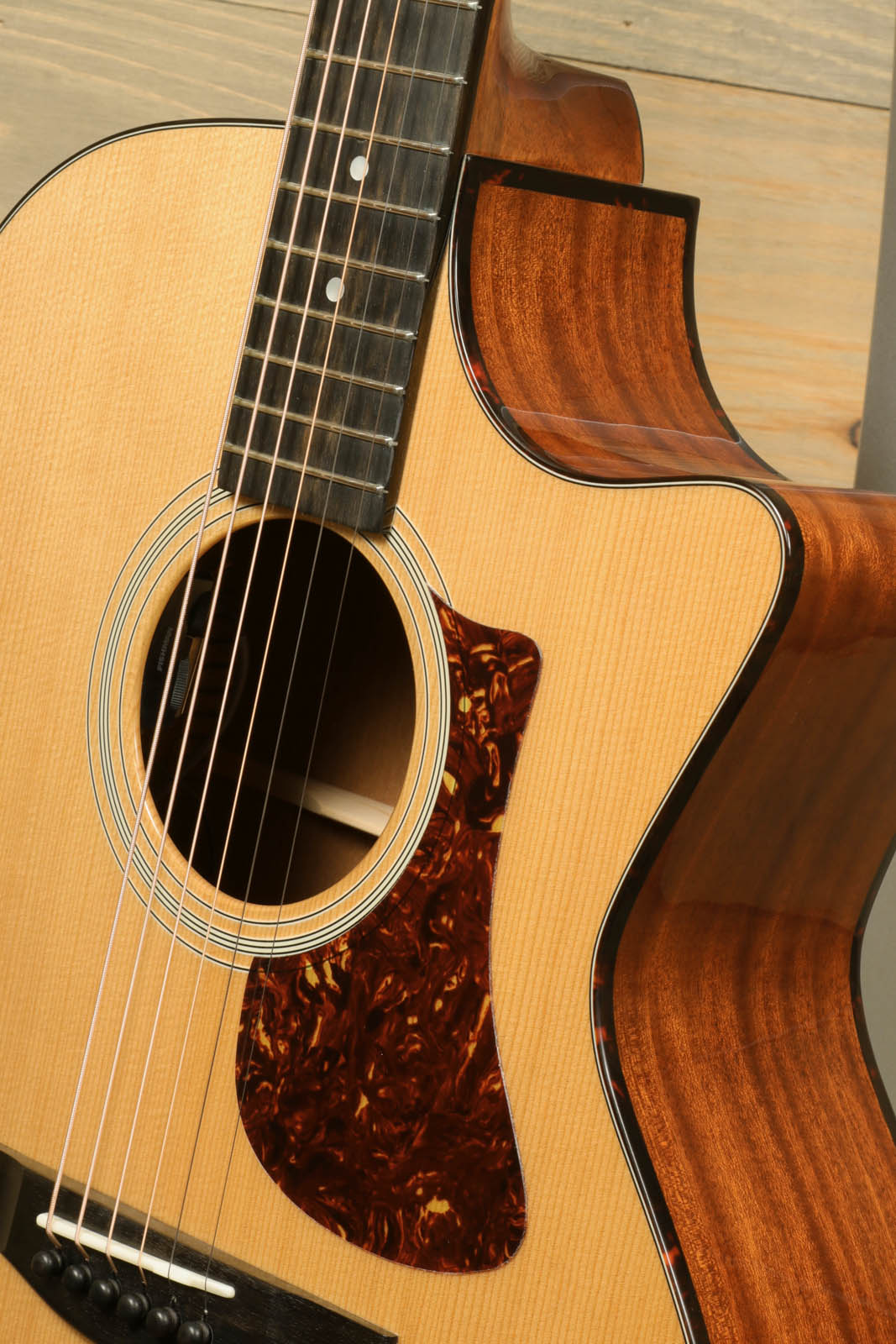 Eastman AC122-1CE - Kauffmann's Guitar Store