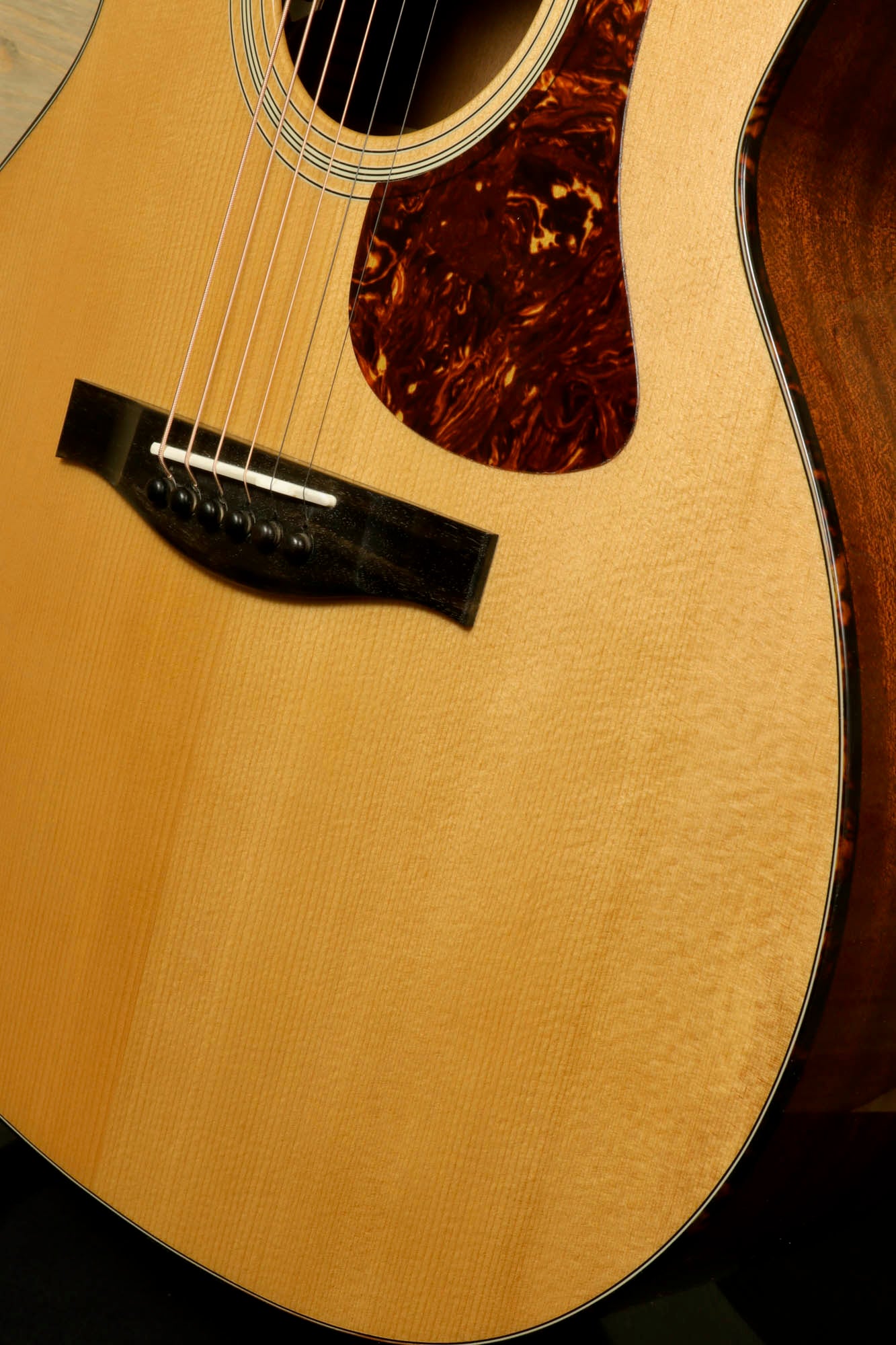 Eastman AC122-1CE-DLX