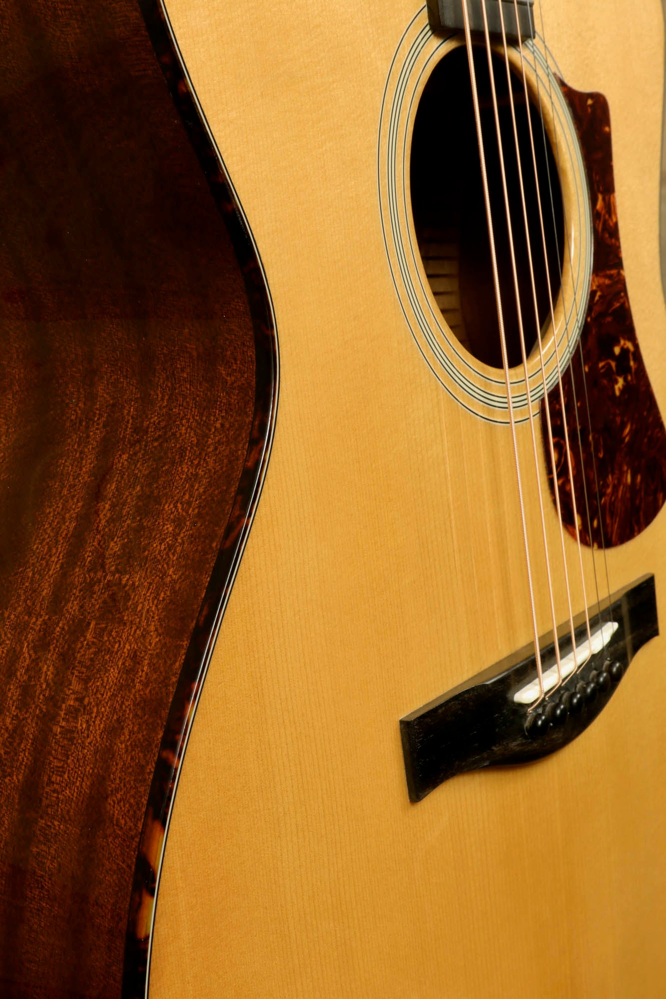 Eastman AC122-1CE-DLX