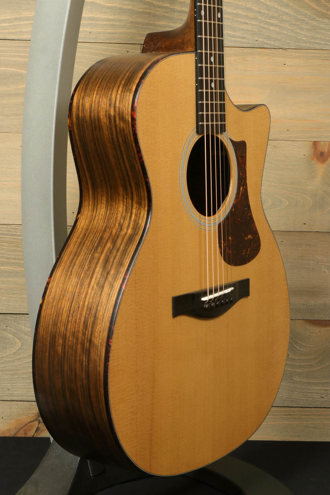 Eastman AC222CE