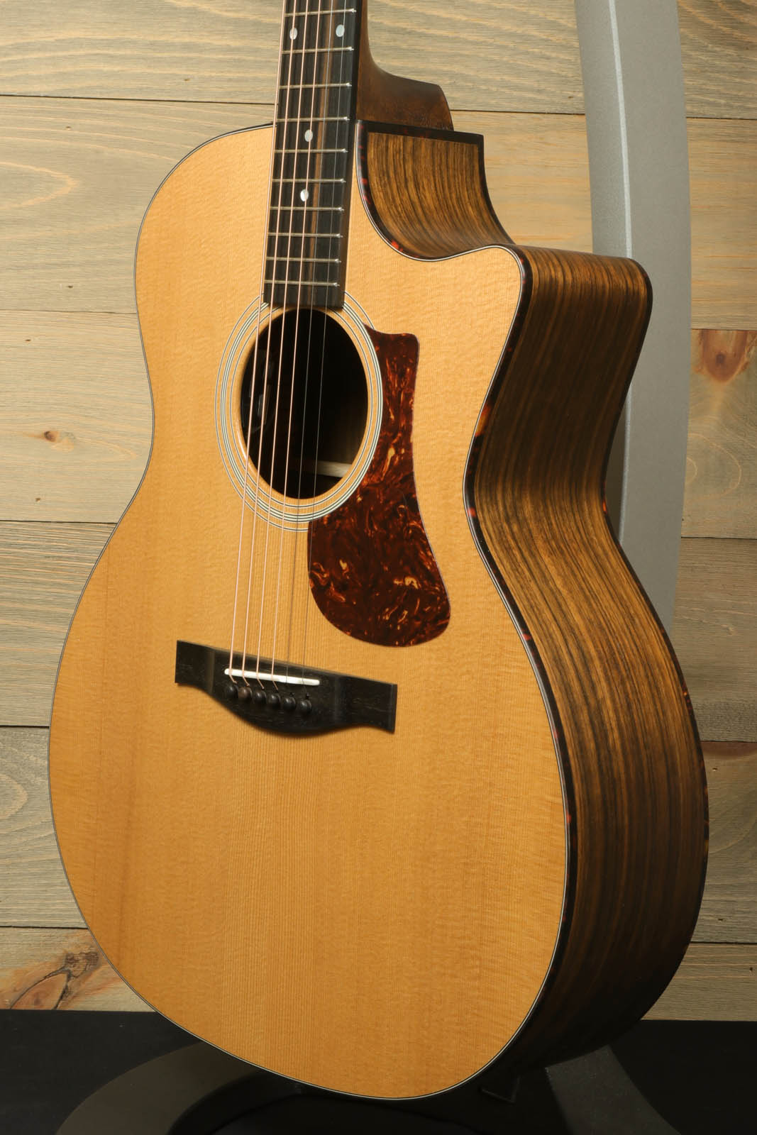 Eastman AC222CE