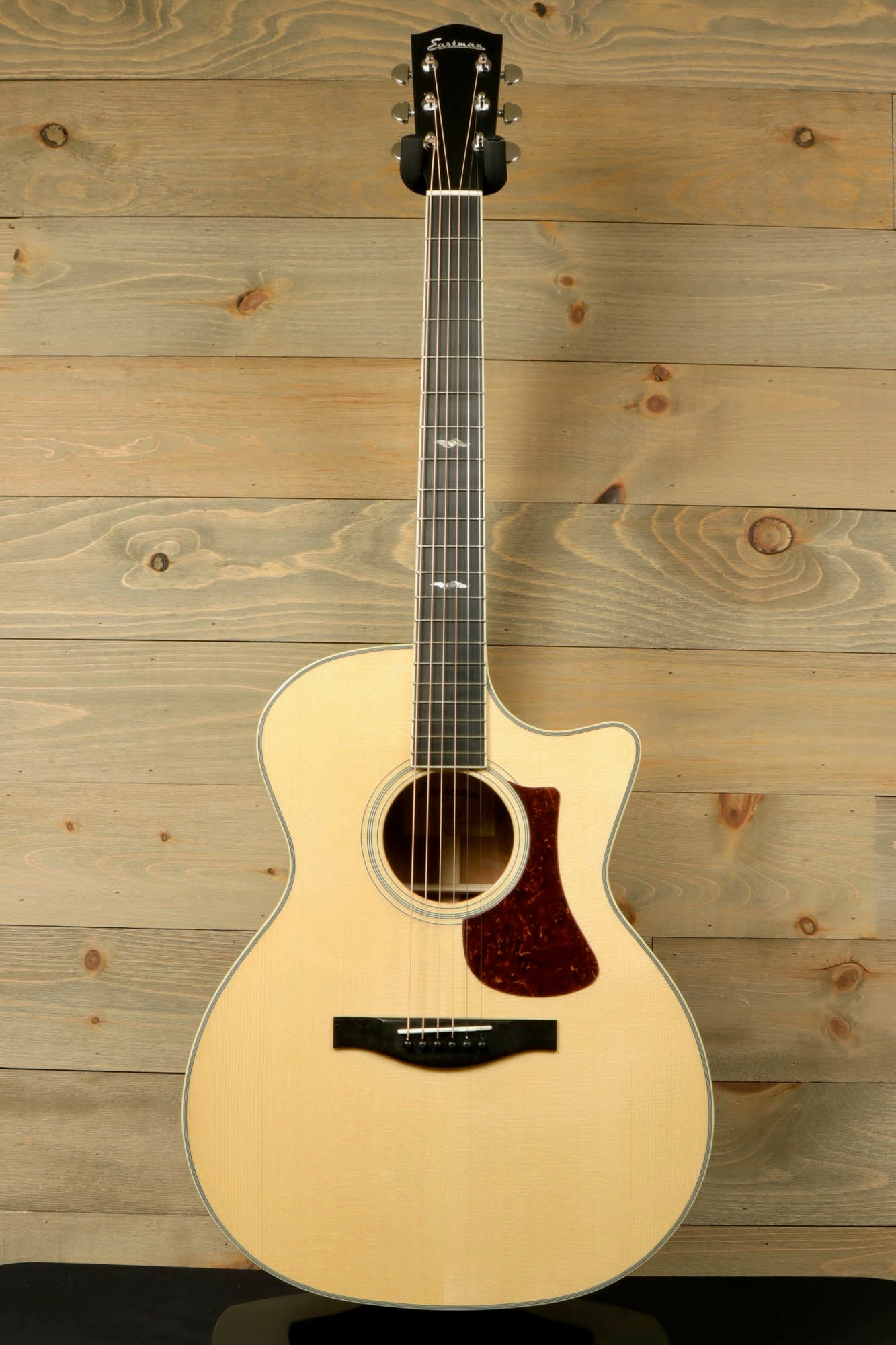 Eastman AC322CE