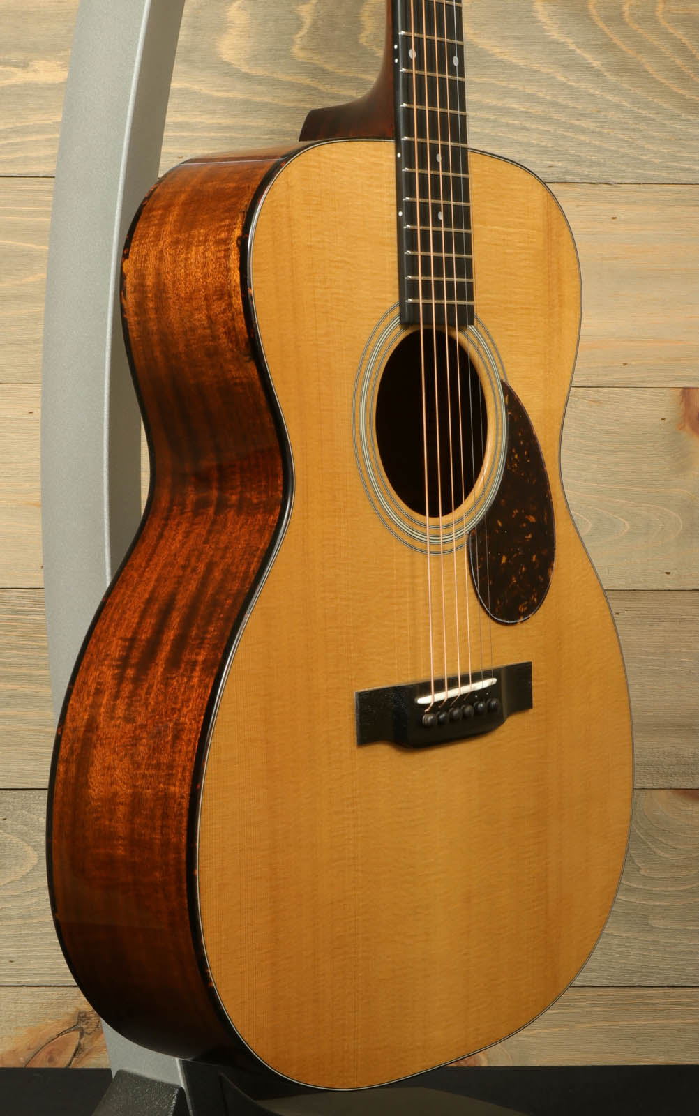 Eastman E6OM-TC