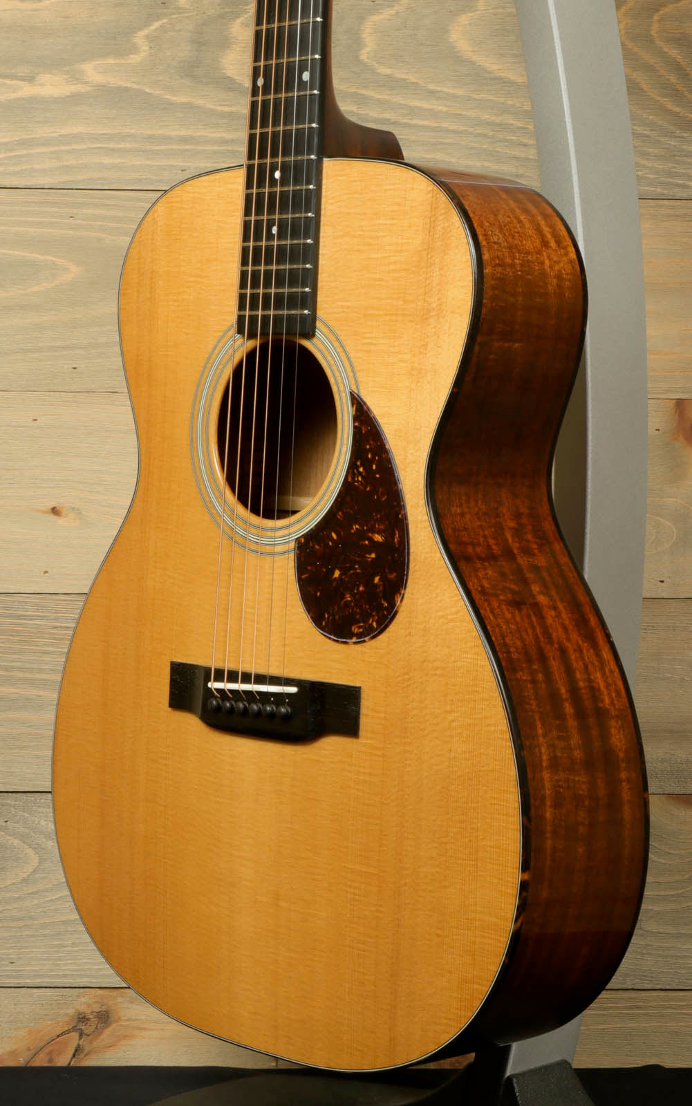 Eastman E6OM-TC