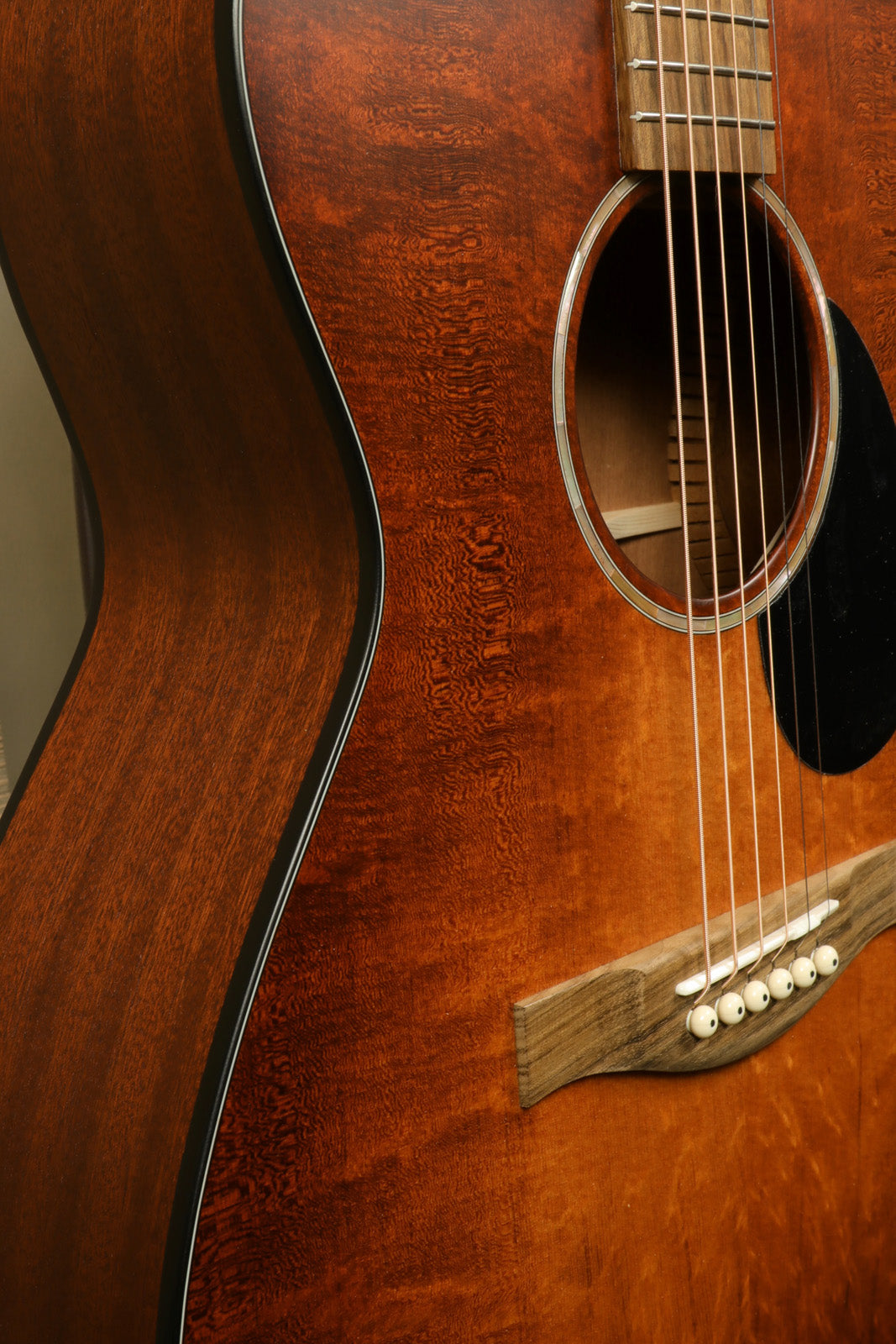 Eastman PCH1-OM-CLA Eastman