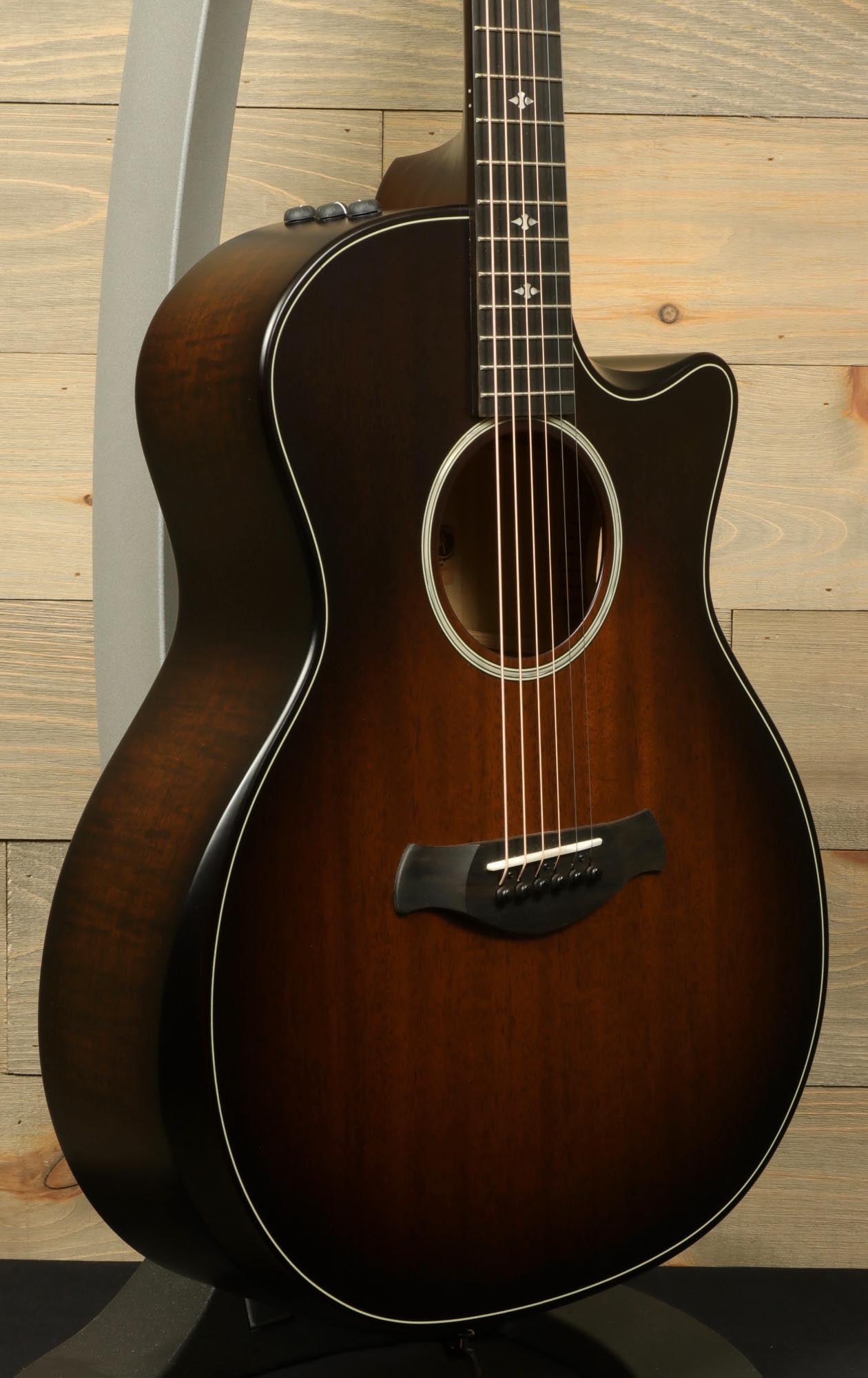 Taylor Builder's Edition 324ce (USED)
