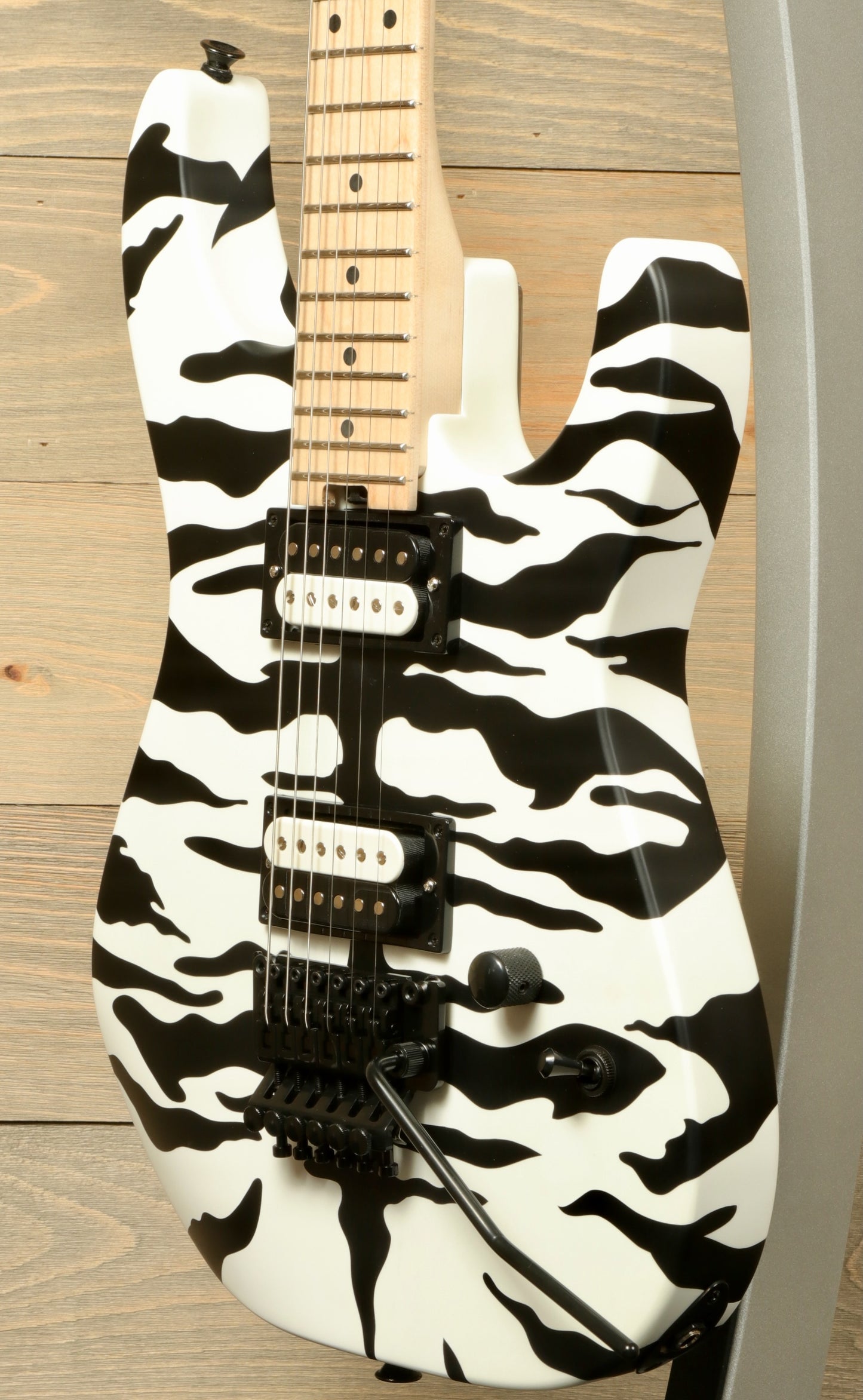 Charvel PM DK SATCHEL SIGNATURE – SATIN WHITE BENGAL