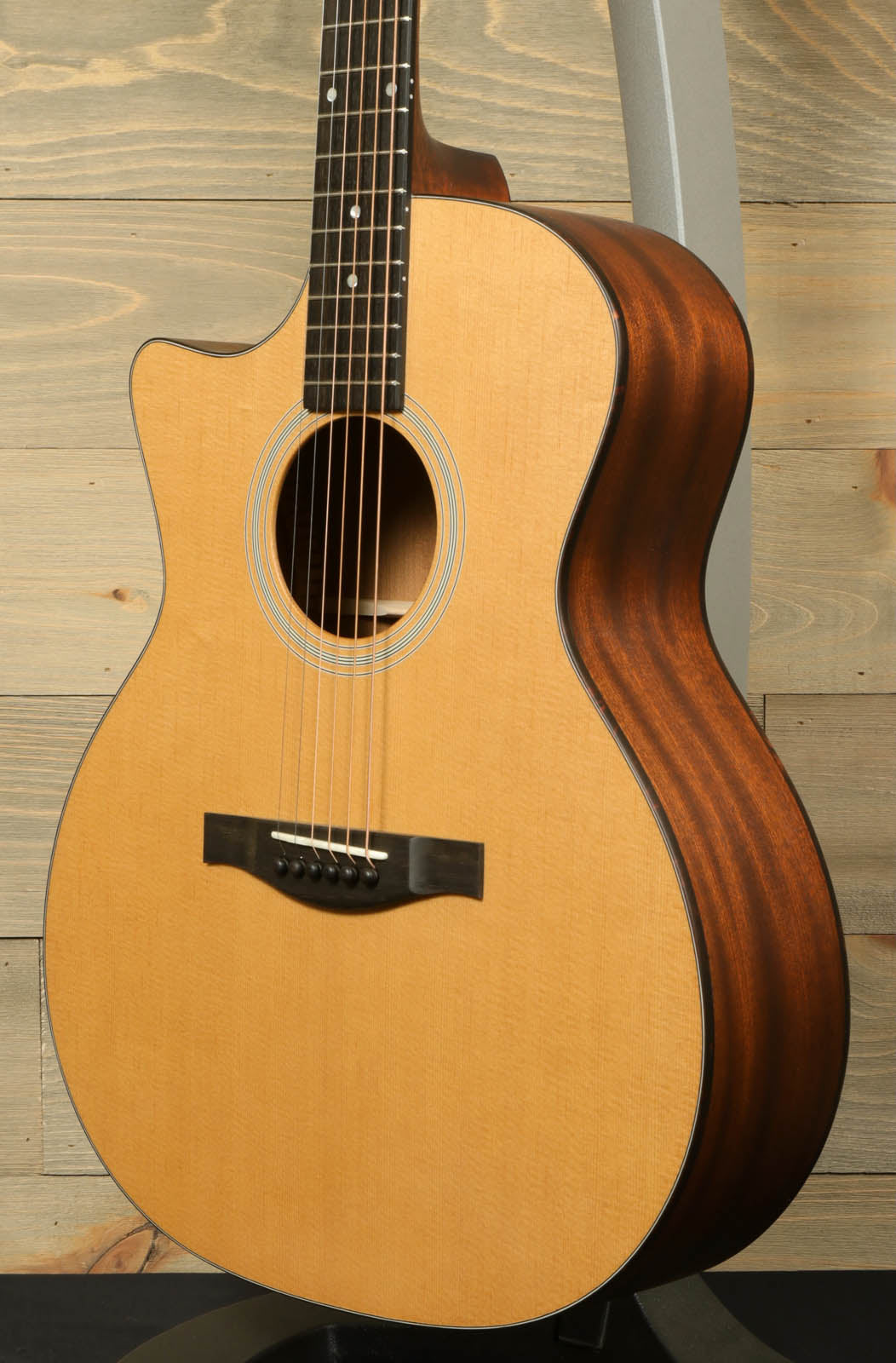 Eastman AC122L-1CE (DEMO) Eastman