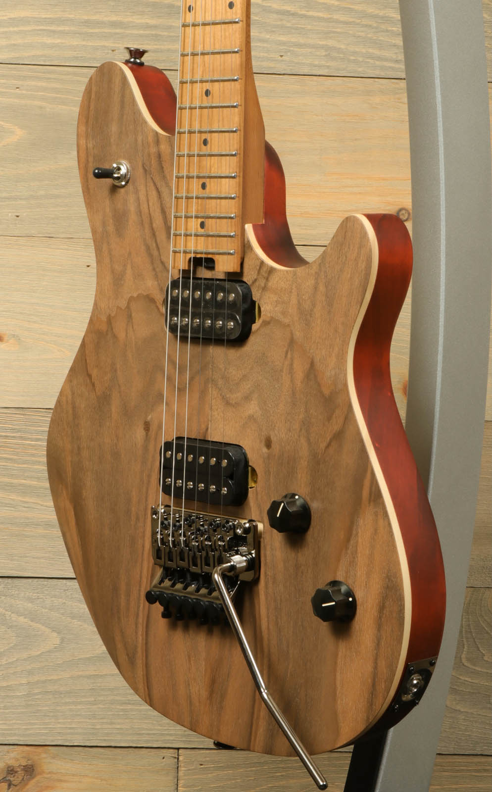 EVH Wolfgang Standard Exotic, Baked MFB, Black Walnut Natural