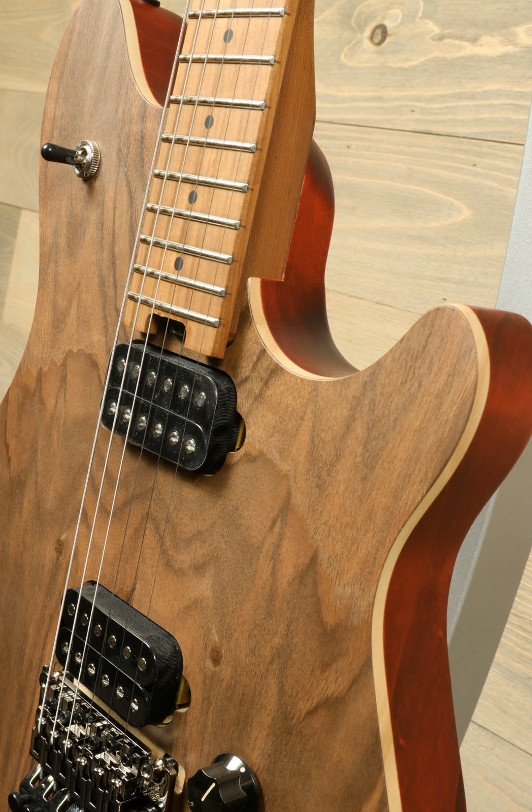 EVH Wolfgang Standard Exotic, Baked MFB, Black Walnut Natural