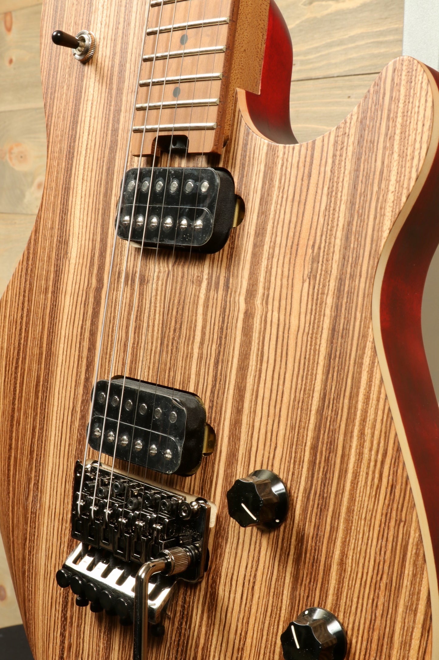 EVH Wolfgang Standard Exotic, Baked MFB Zebrawood Natural