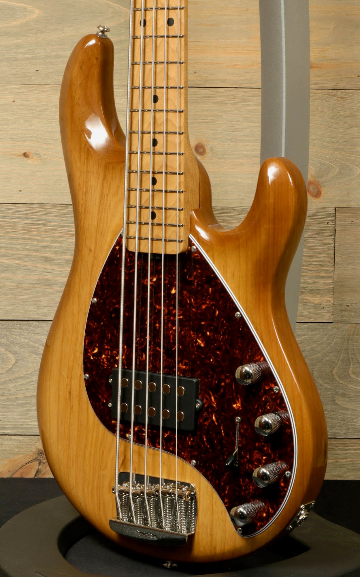 Ernie ball musicman stingray 5 on sale