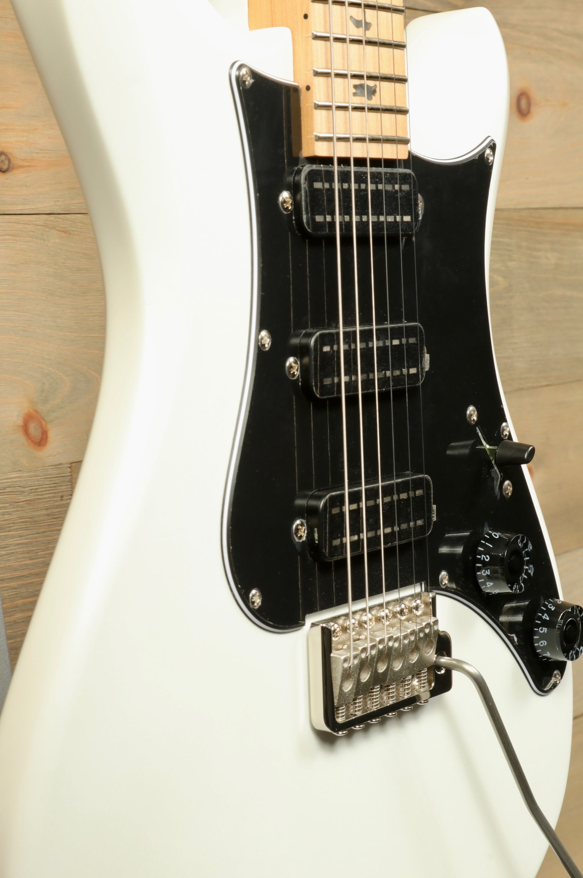 Paul Reed Smith SE NF3 Pearl White/Maple Fretboard
