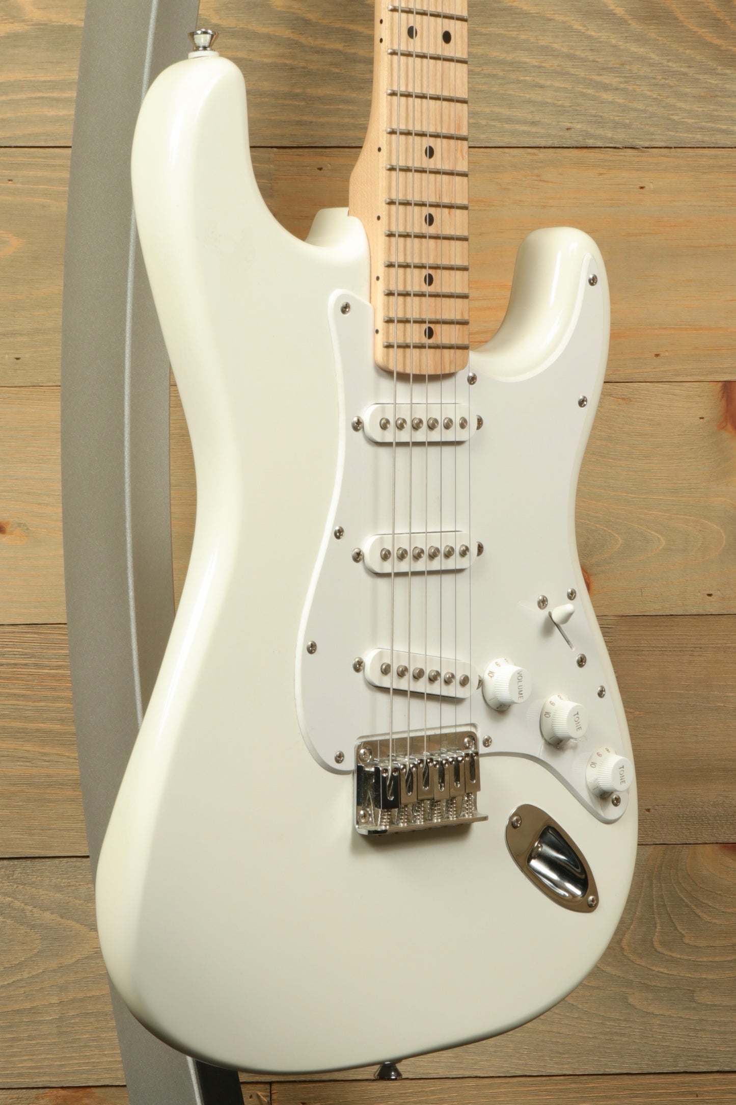 Squier Sonic Stratocaster Hard Tail with Gig Bag - USED Squier