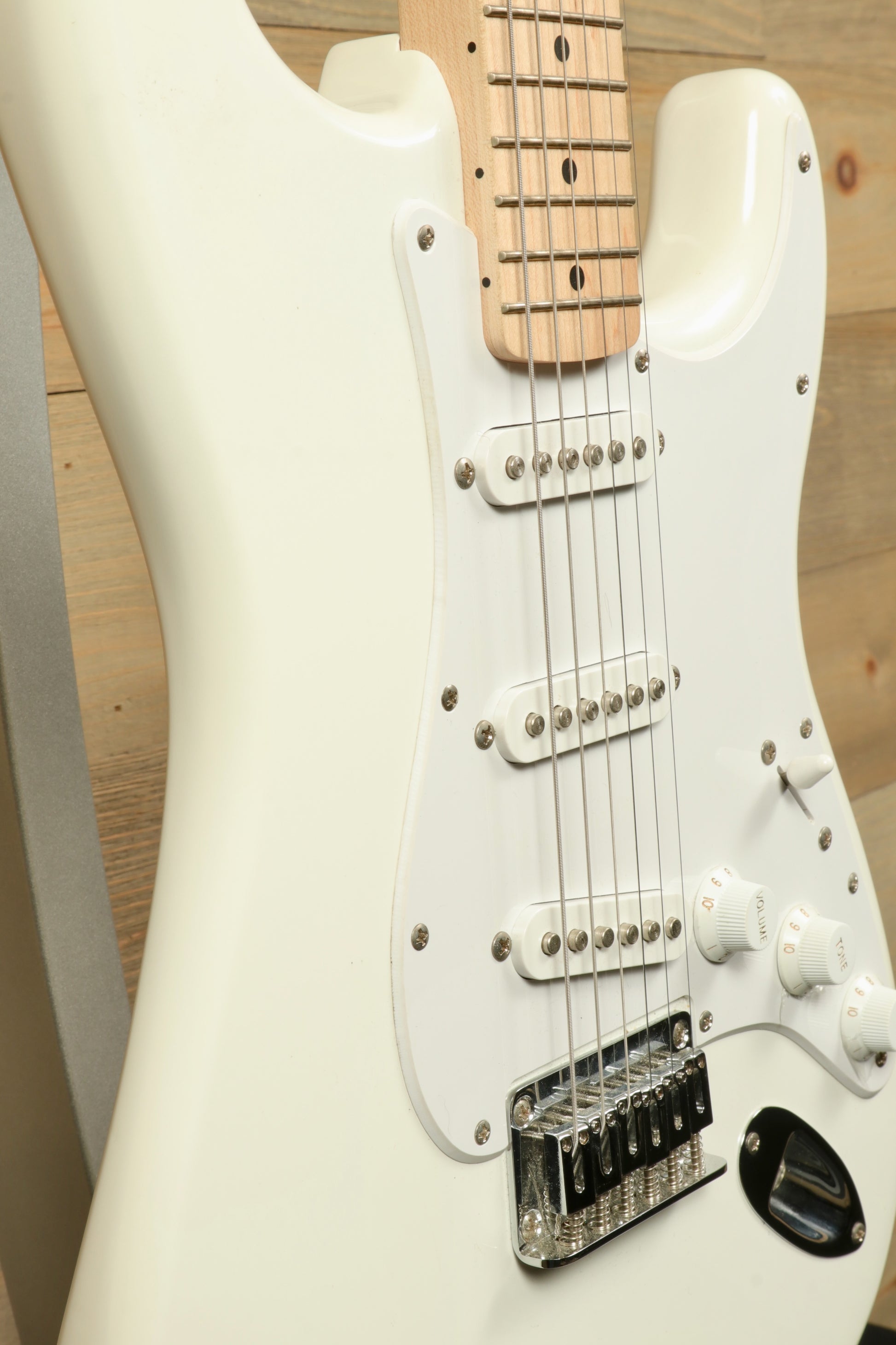 Squier Sonic Stratocaster Hard Tail with Gig Bag - USED Squier