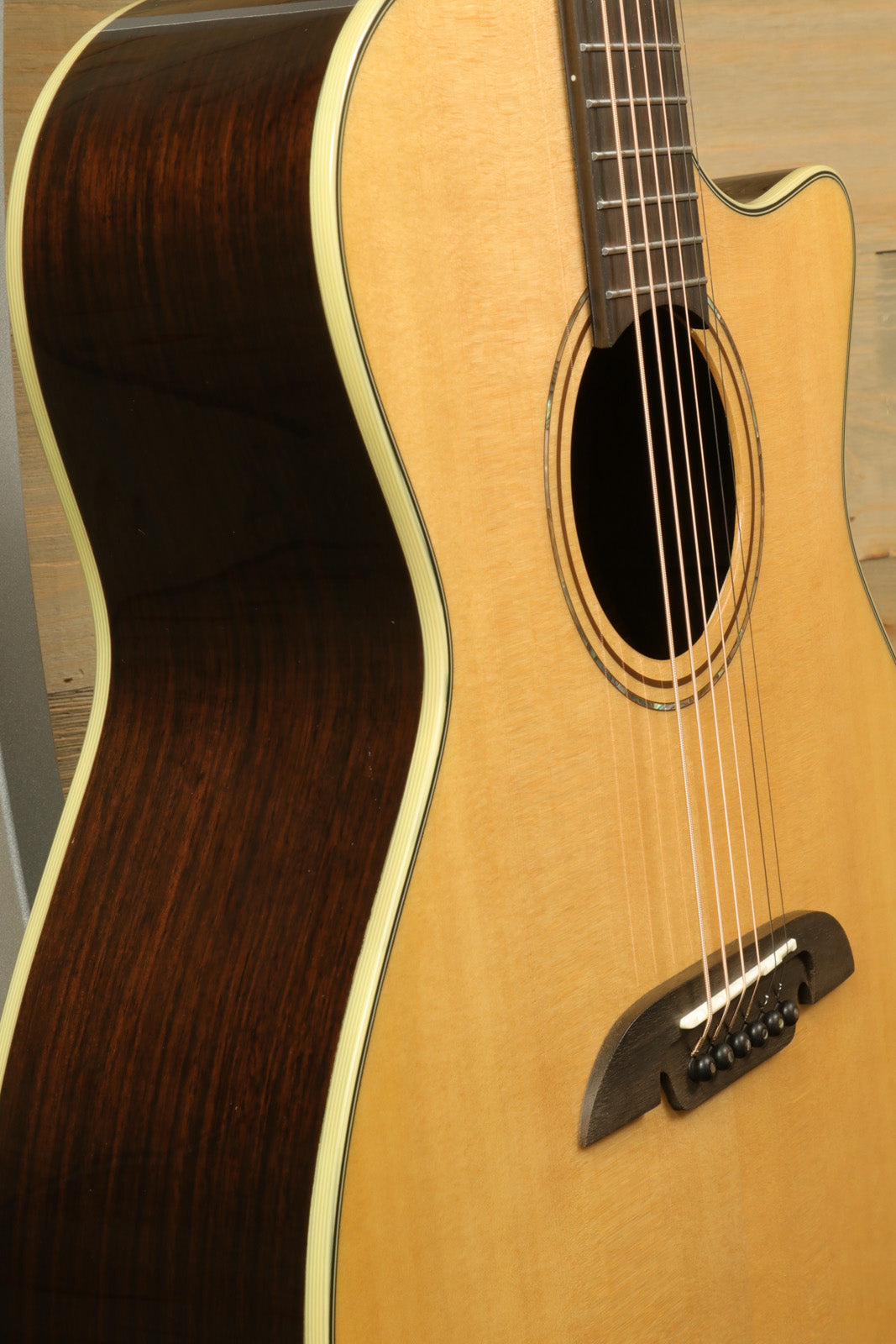 Alvarez Masterworks MG70CE Grand Auditorium Cutaway Acoustic-Electric, natural finish, side view 