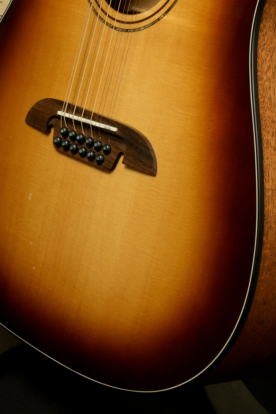 Alvarez AD60ce 12-String Shadowburst Alvarez