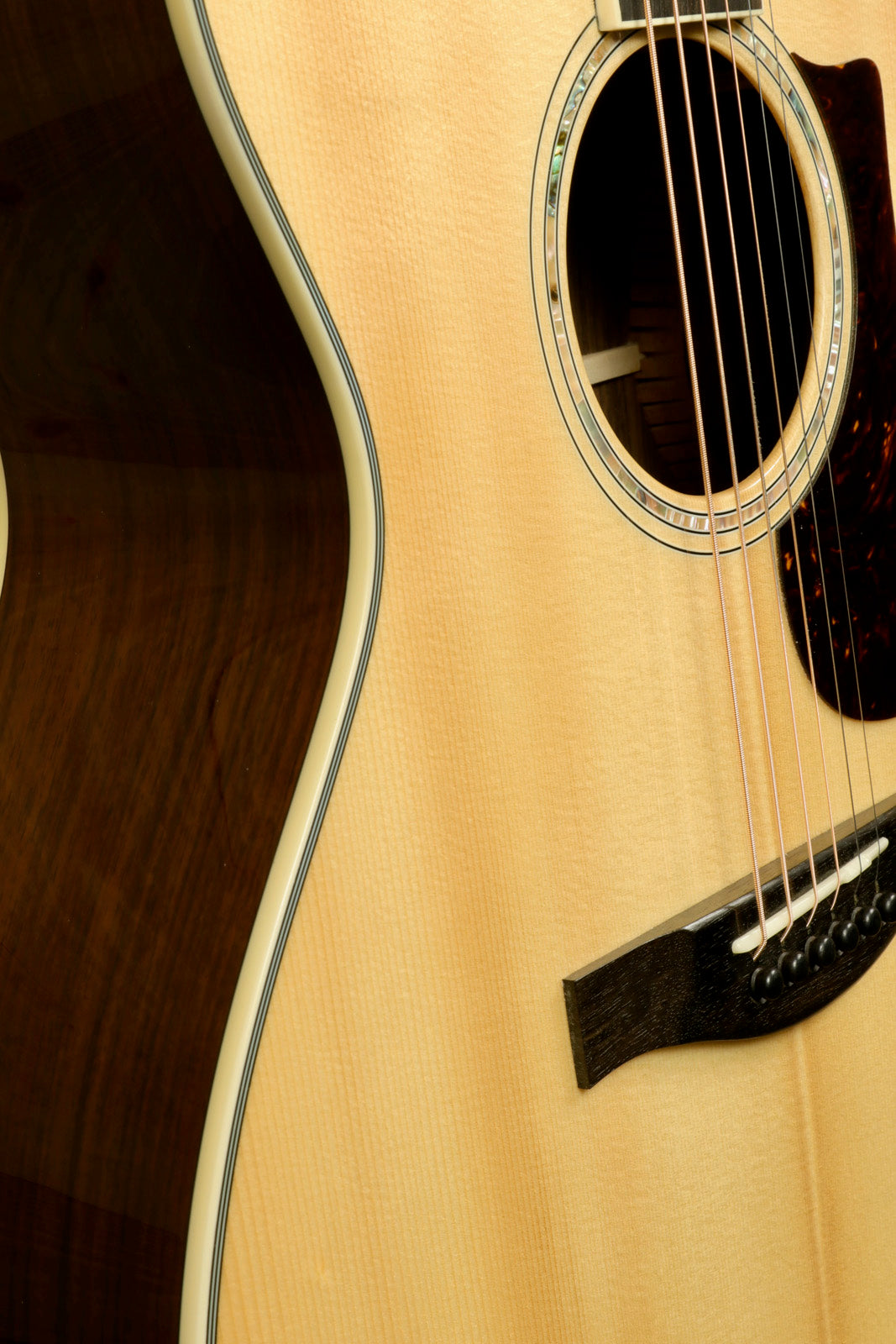 Eastman AC422CE Grand Auditorium Cutaway Acoustic Electric Guitar with Elegant Design and Premium Wood Finish