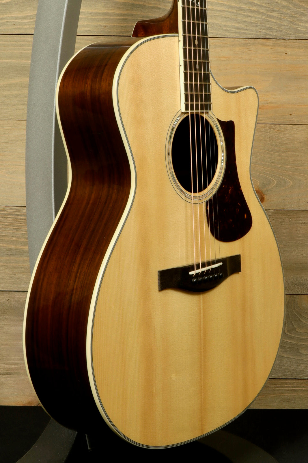 Eastman AC422CE Grand Auditorium Cutaway Acoustic Electric Guitar with Rich Tone and Elegant Design