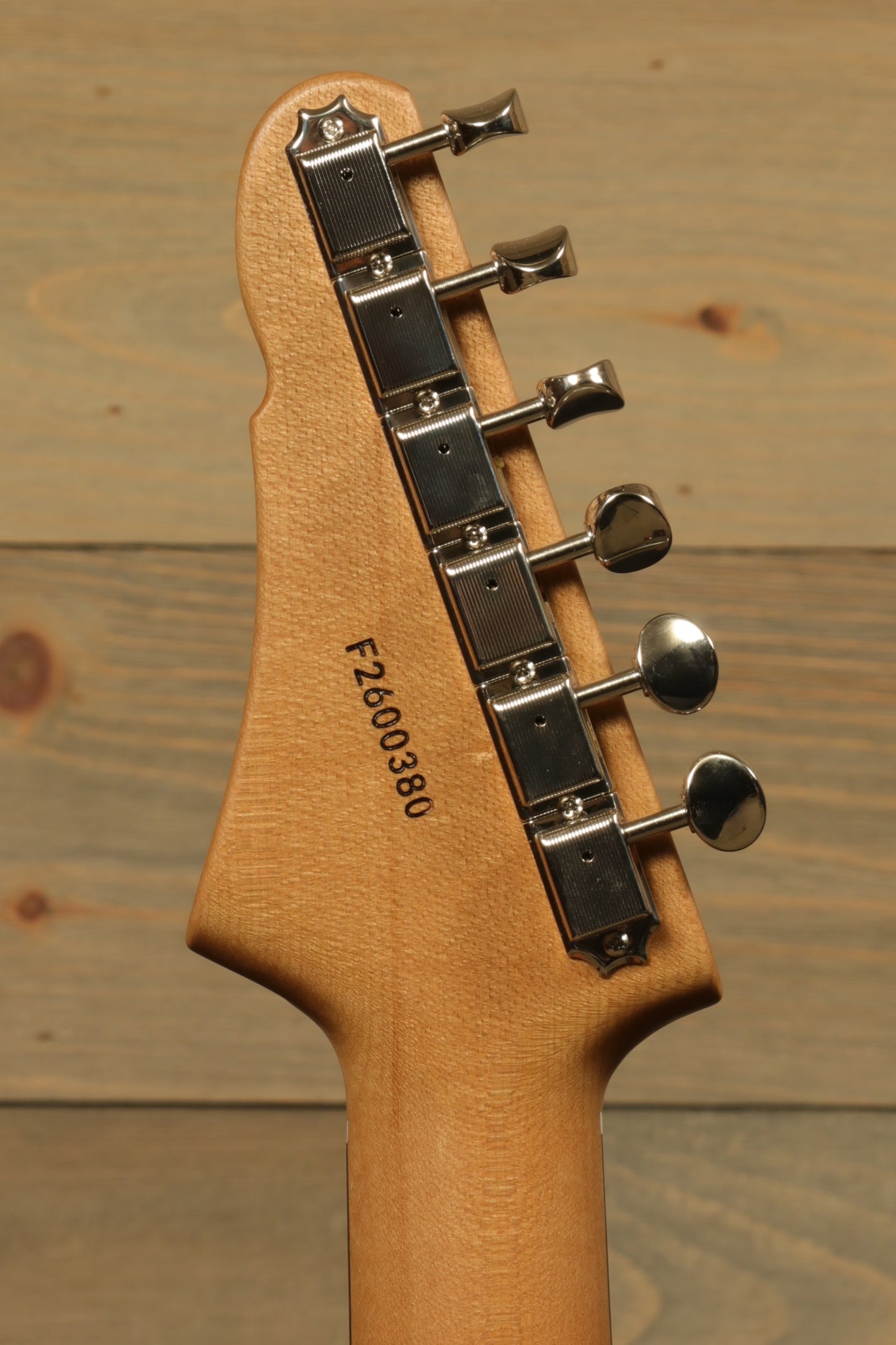 Eastman Fullertone Offset '62 with Vintage Red Finish, back view showing tuning pegs