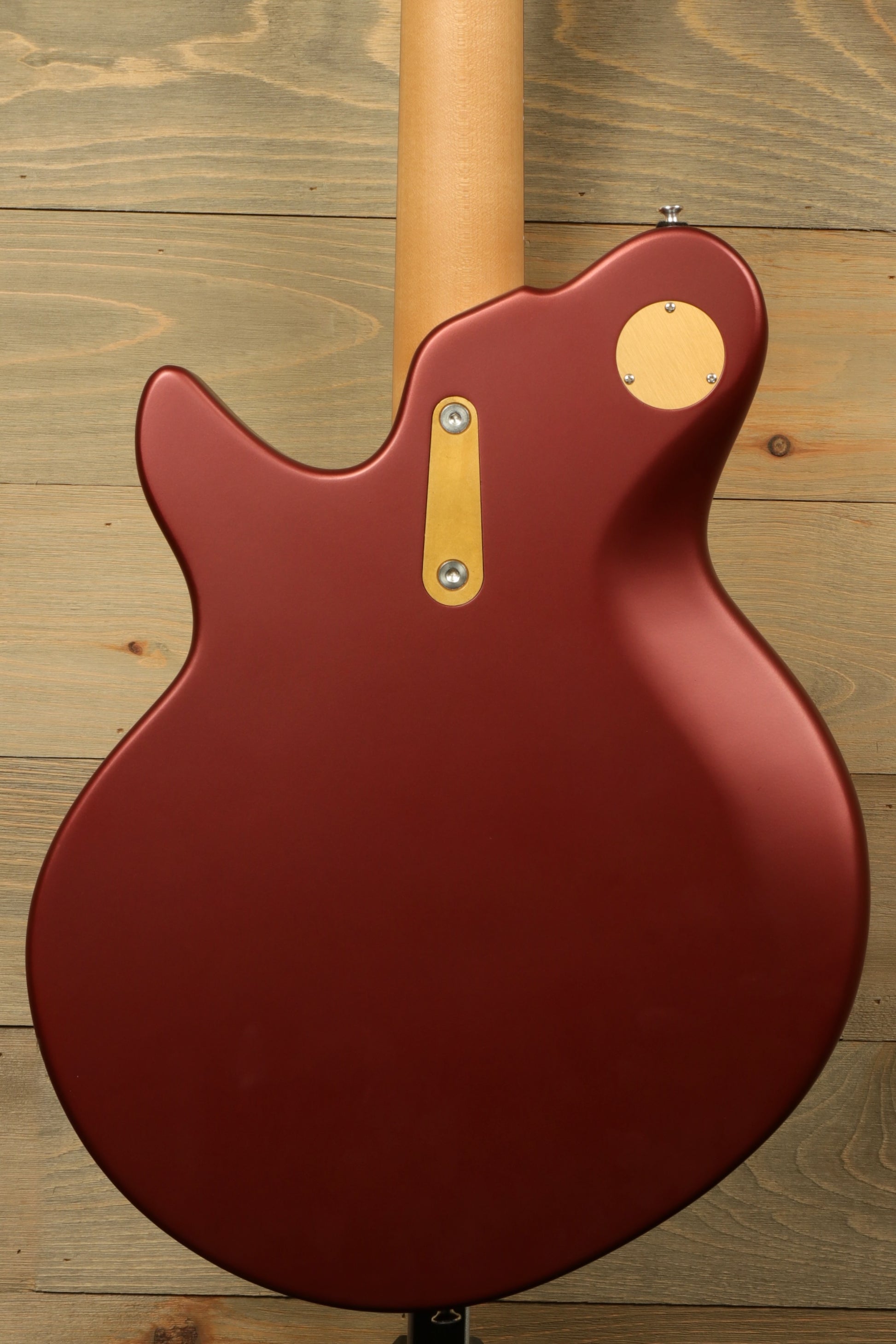 Eastman Fullertone Offset '62 with Vintage Red Finish, back view showcasing smooth contours