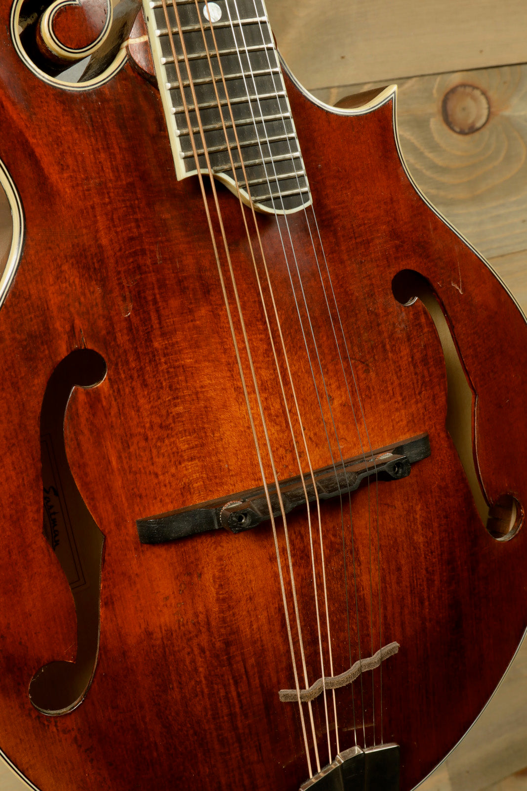 Eastman MD515/v with Hardshell Case - USED, vintage sunburst finish, close-up view of body and neck