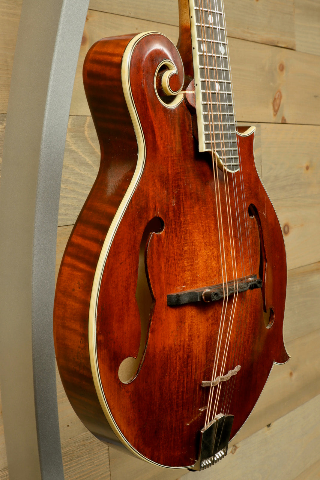 Eastman MD515/v mandolin in sunburst finish with Hardshell Case - USED, side view