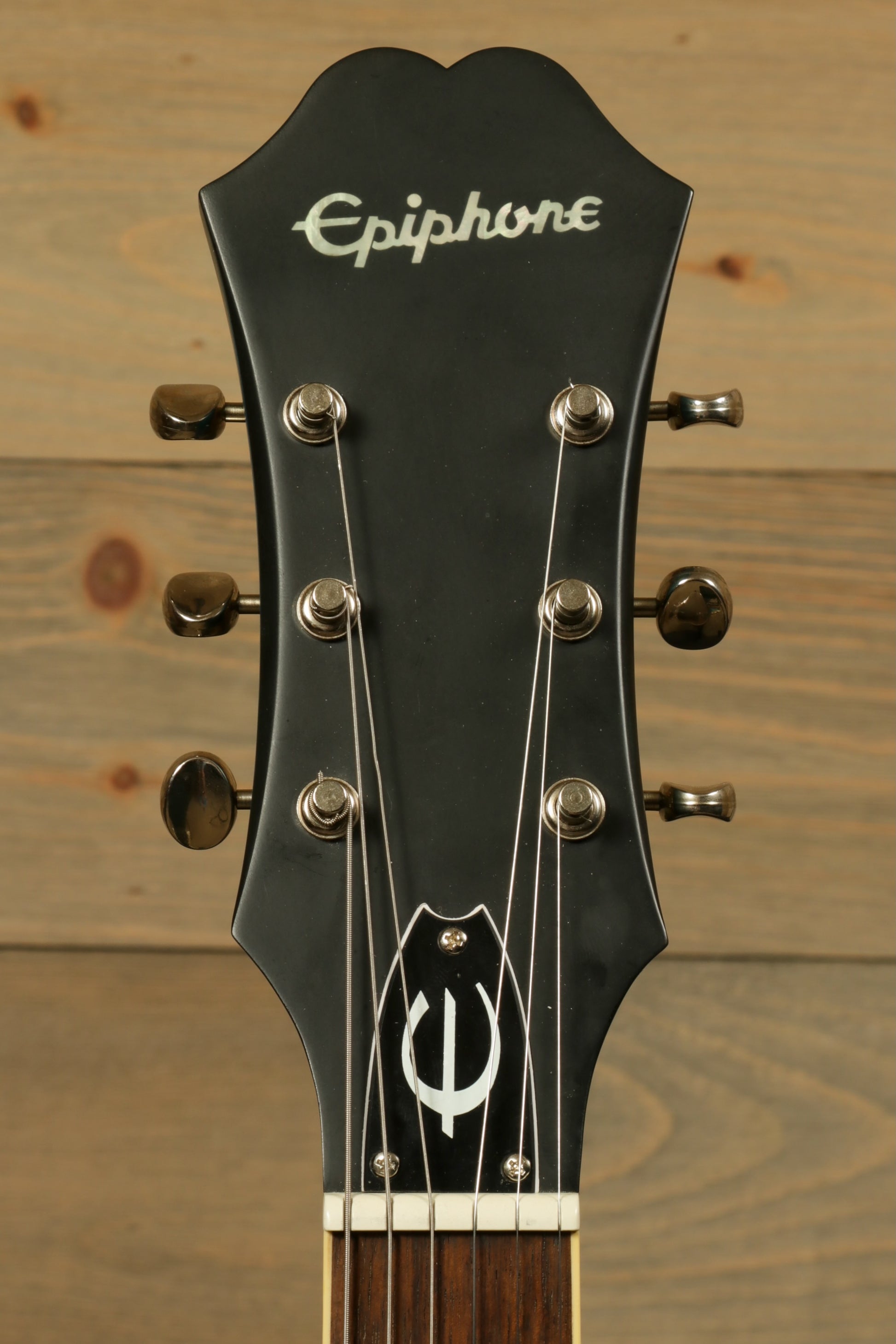 Epiphone Casino Worn black headstock with vintage-style tuners, front view