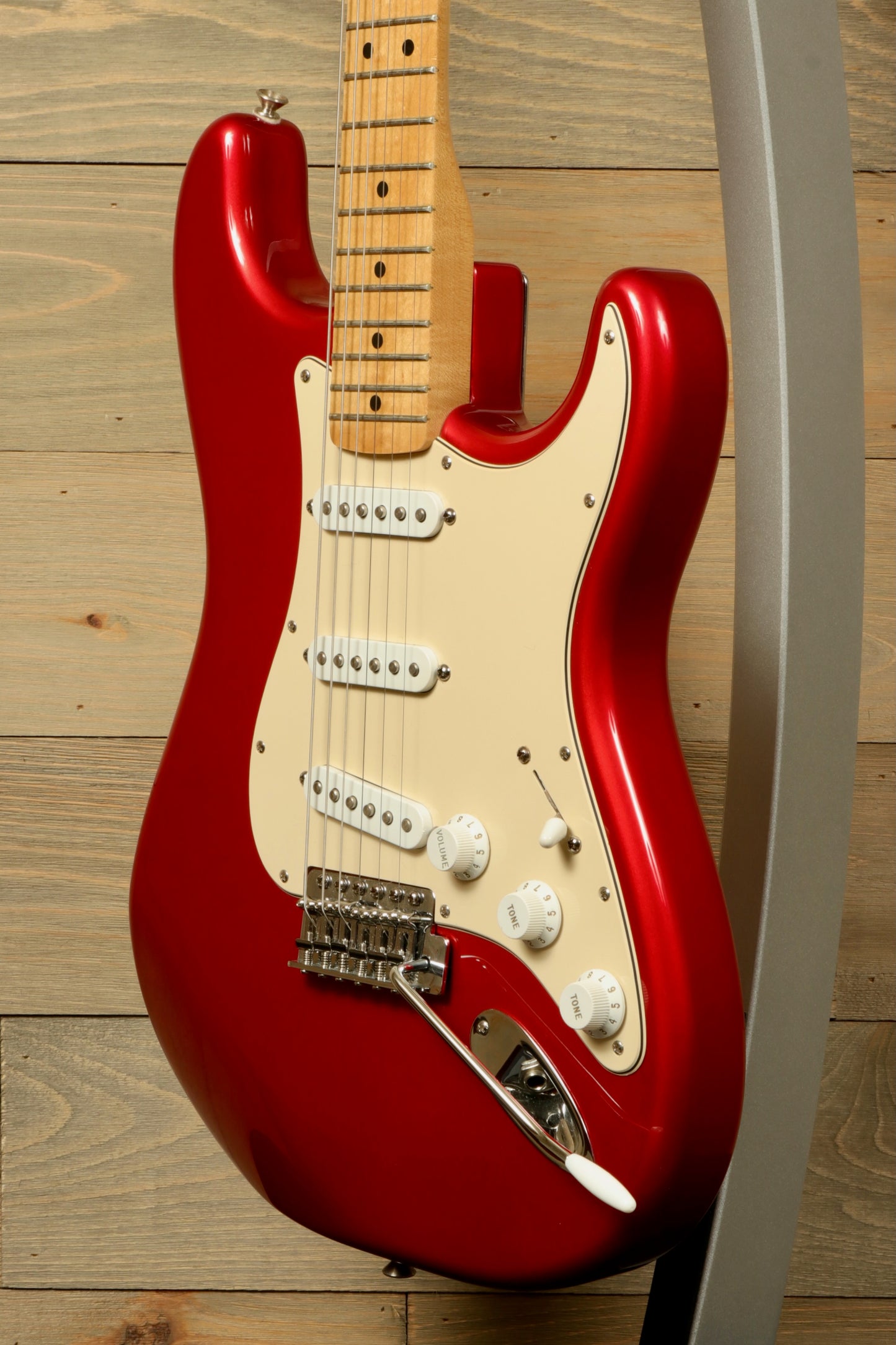 2006 Fender Standard Stratocaster with Hardshell Case USED in red finish, featuring a classic Strat design