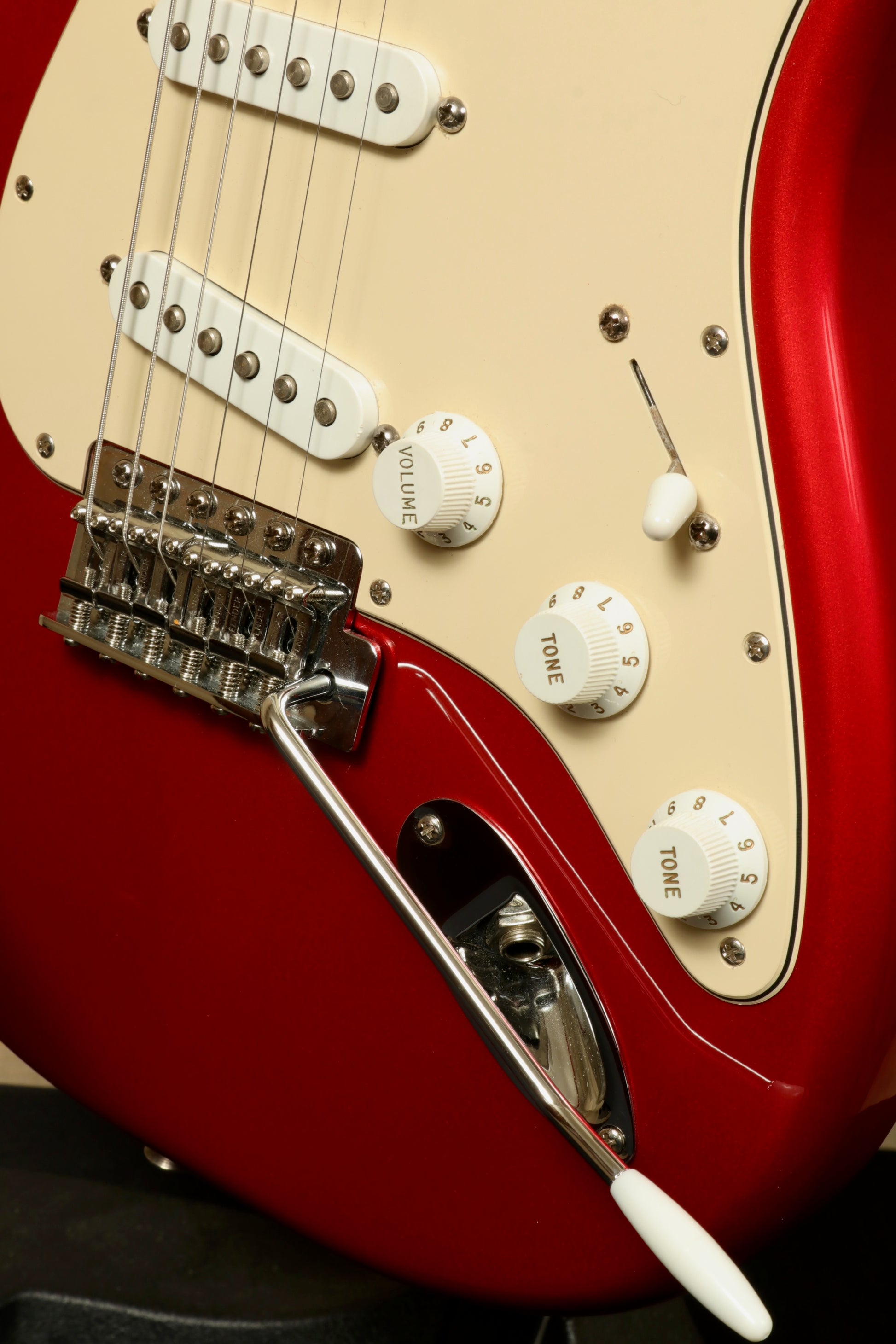 2006 Fender Standard Stratocaster with Hardshell Case USED showing red finish and control knobs