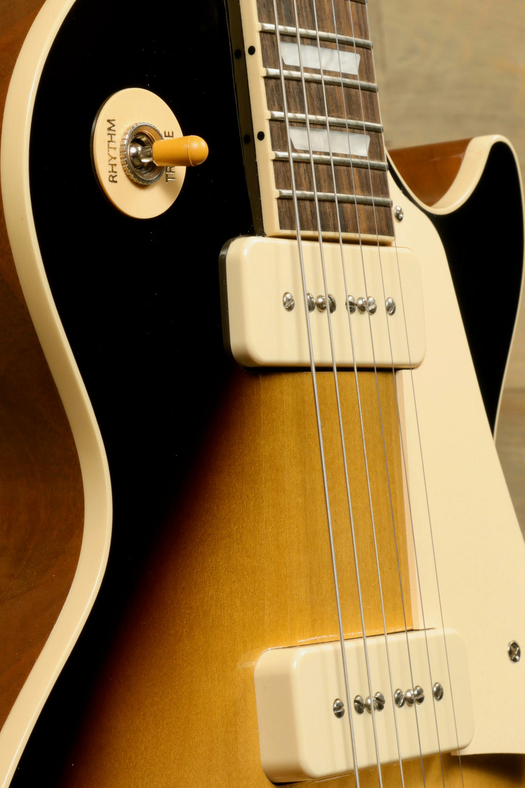 Gibson Les Paul Standard 50s P-90 in sunburst finish, close-up of body and pickups