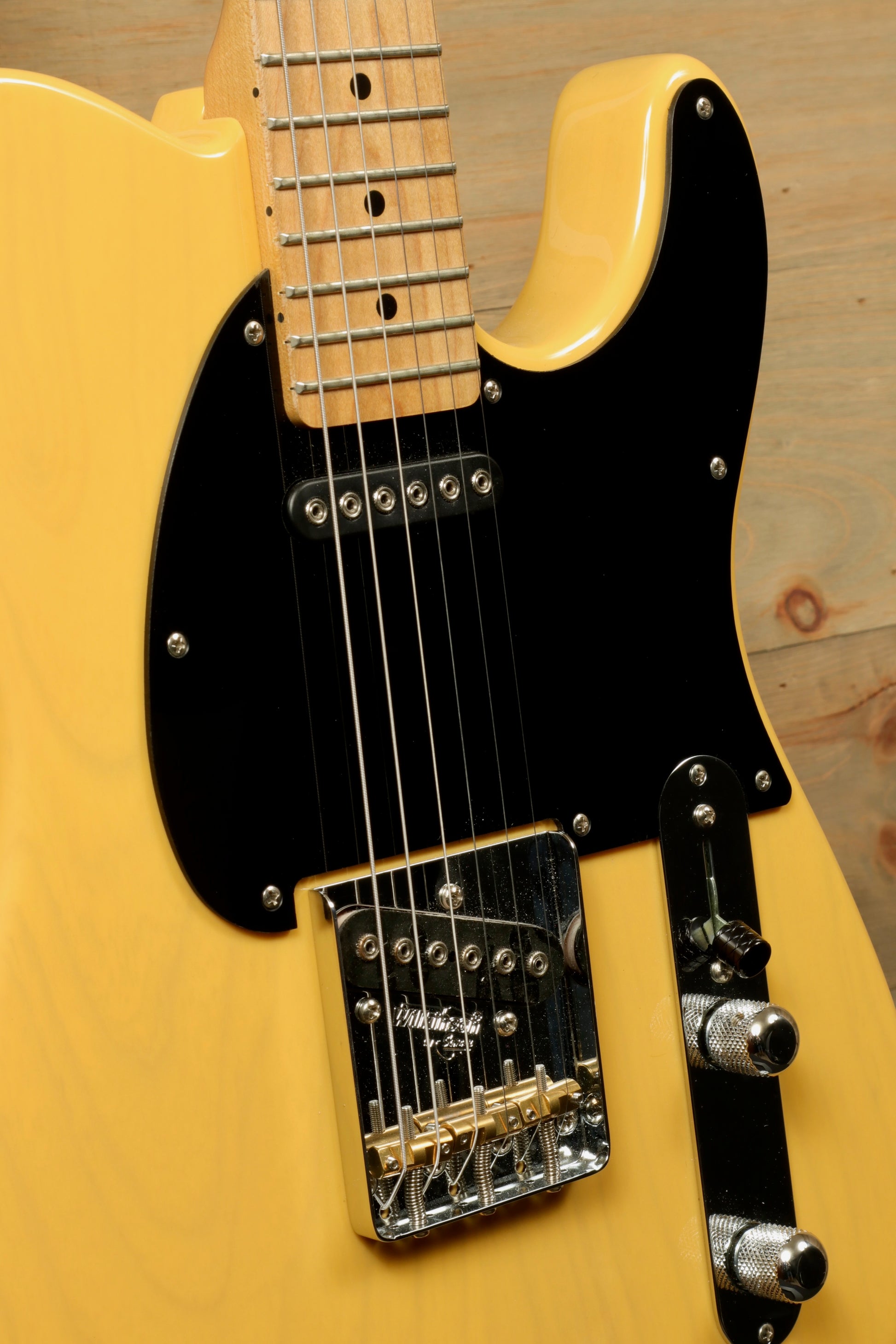G&L 2016 G&L ASAT Classic in yellow finish, front view with black pickguard and chrome hardware