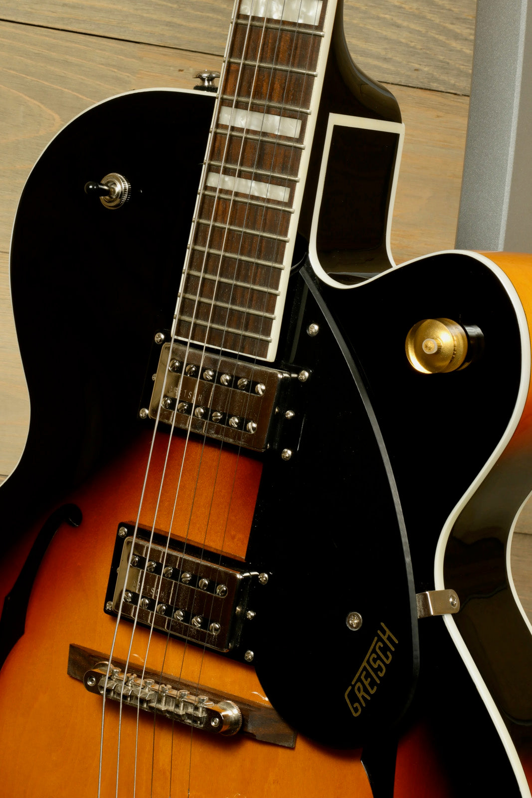 Gretsch G2420ABB with Hardshell Case (USED) showcasing a classic hollow body electric guitar design