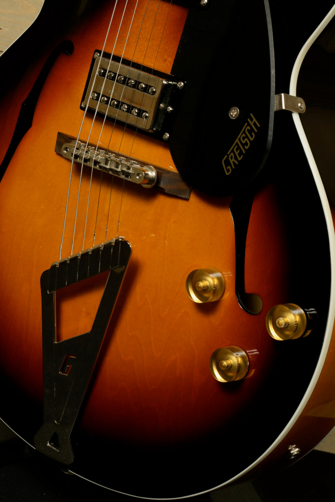 Gretsch G2420ABB with Hardshell Case (USED) featuring a sunburst finish and classic design elements