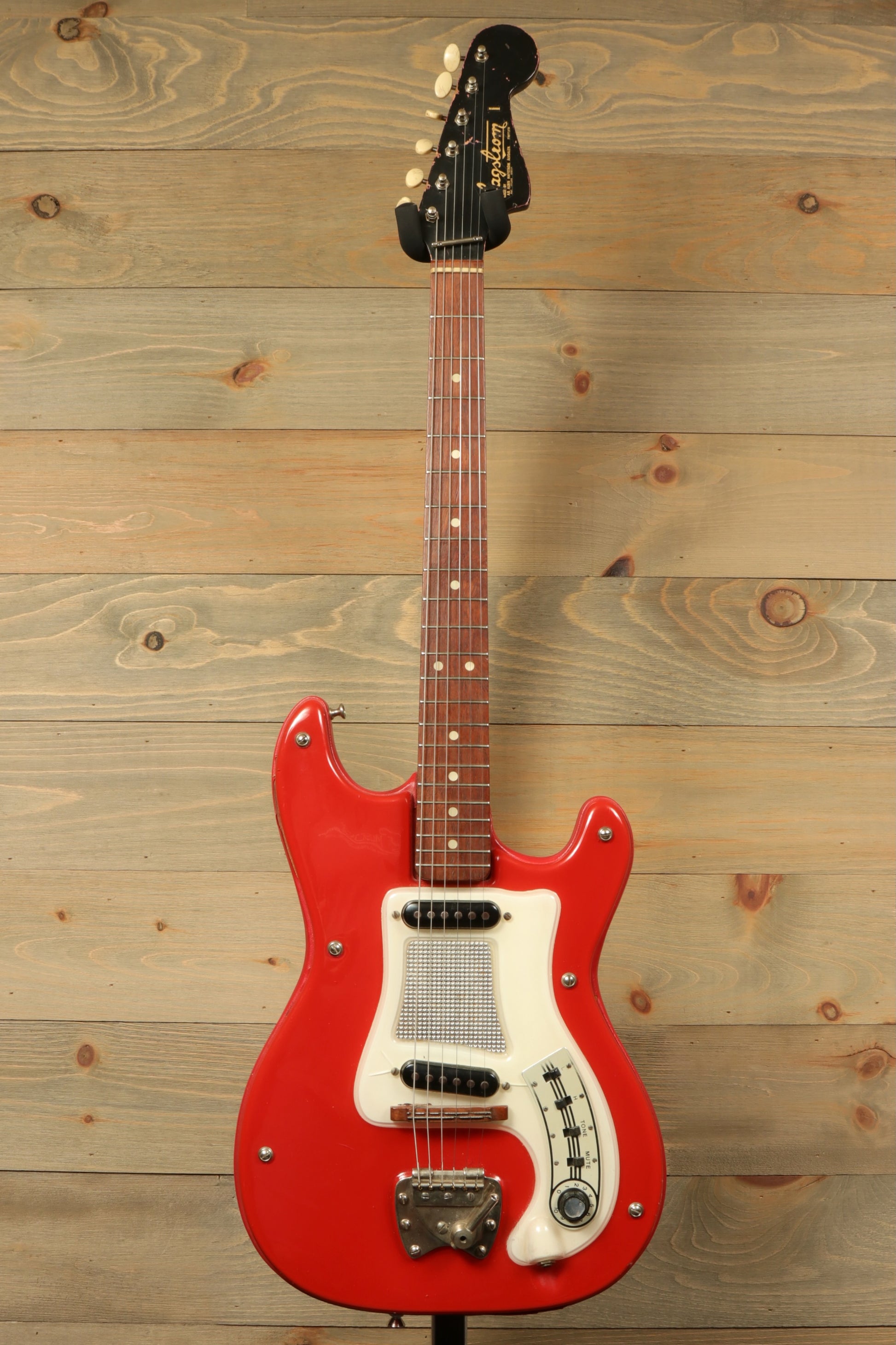Hagstrom Vintage I in red finish, front view, with Gig Bag included