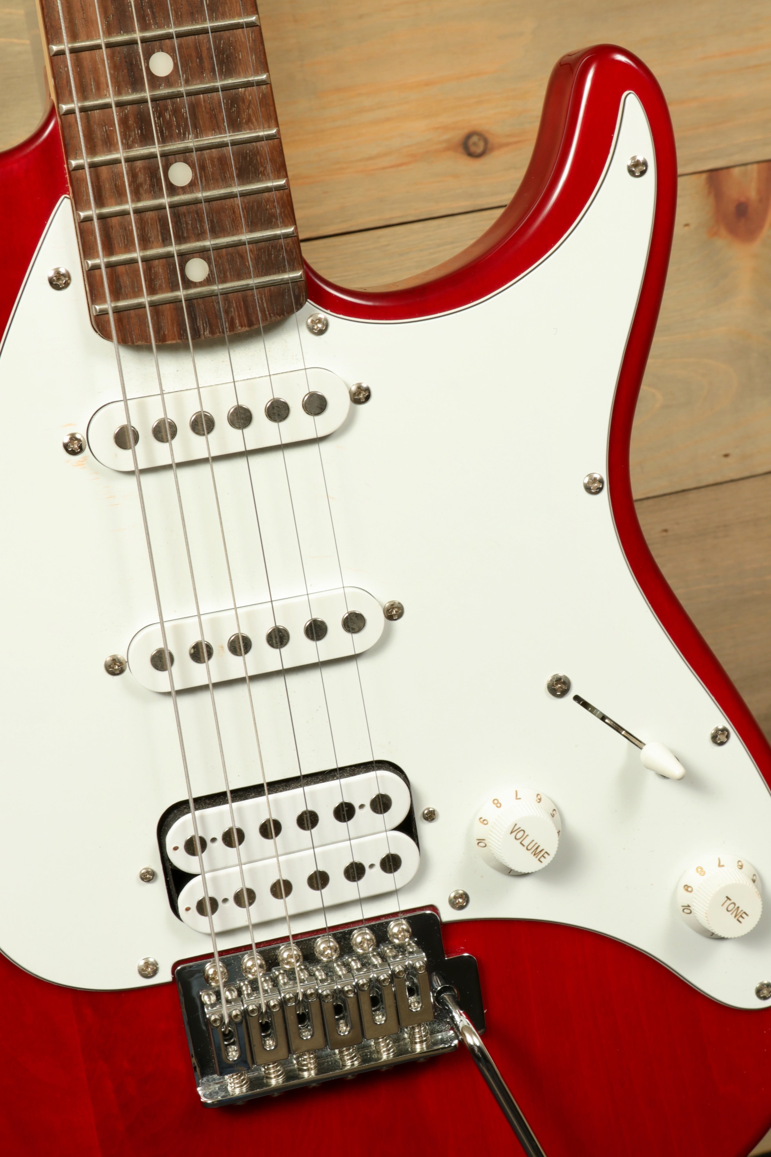 Peavey Raptor Plus - USED Electric Guitar in Red | Mojo's Music