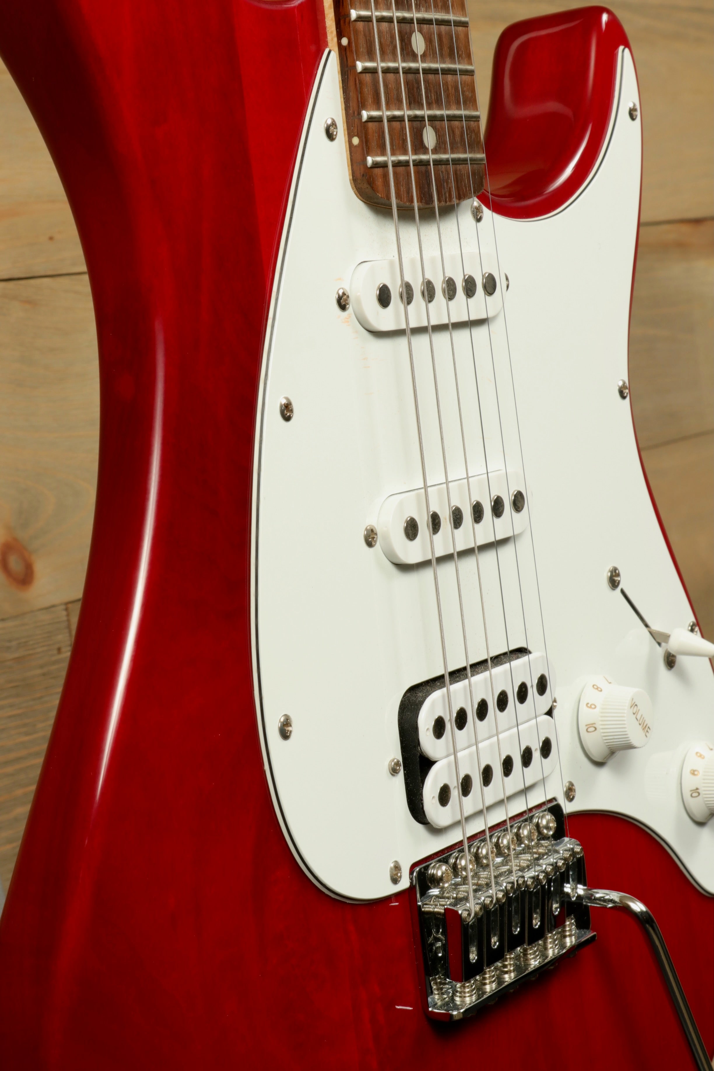 Peavey Raptor Plus - USED Electric Guitar in Red | Mojo's Music