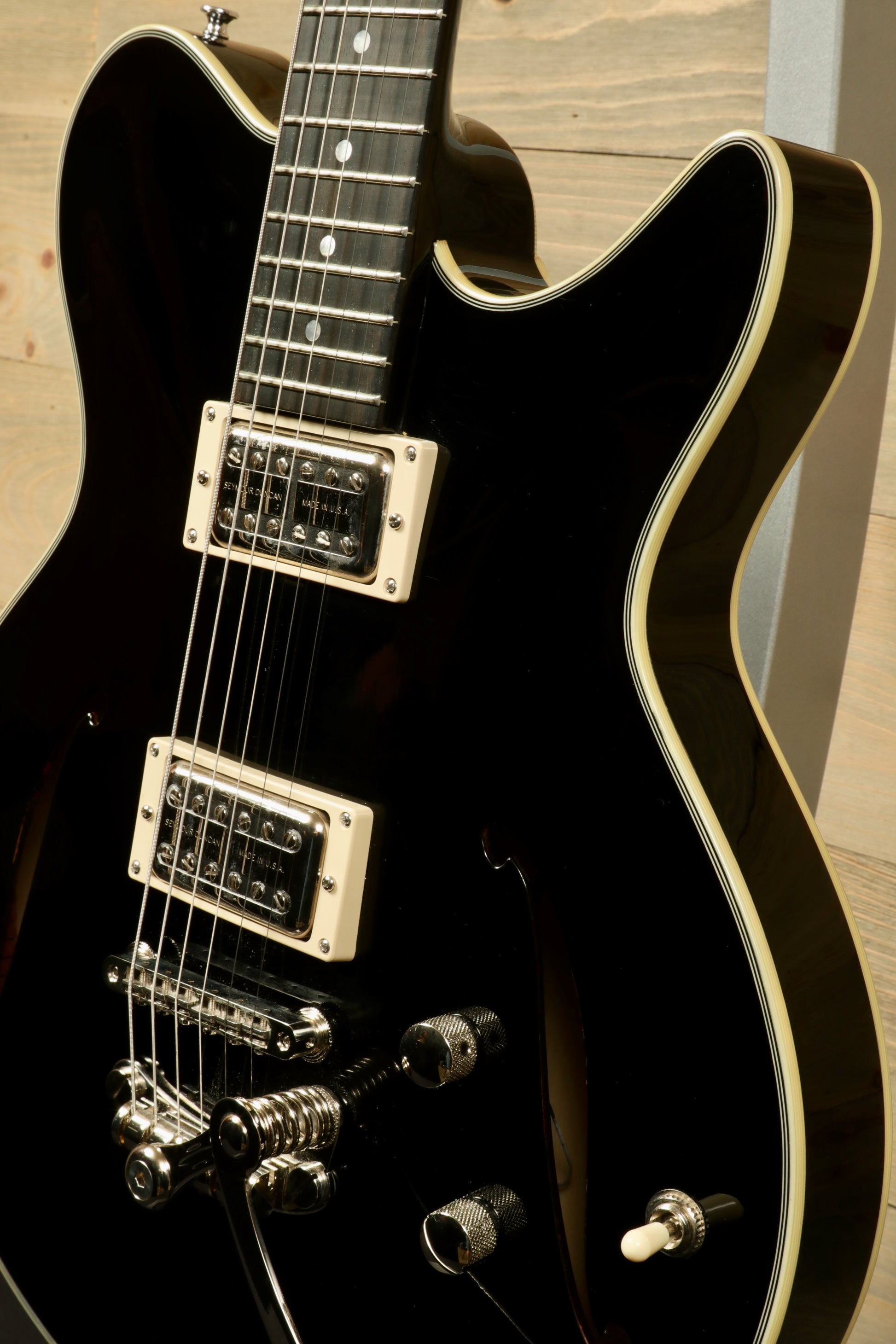 Eastman Electric Guitar with Hardshell Case, Black Finish - USED Eastman